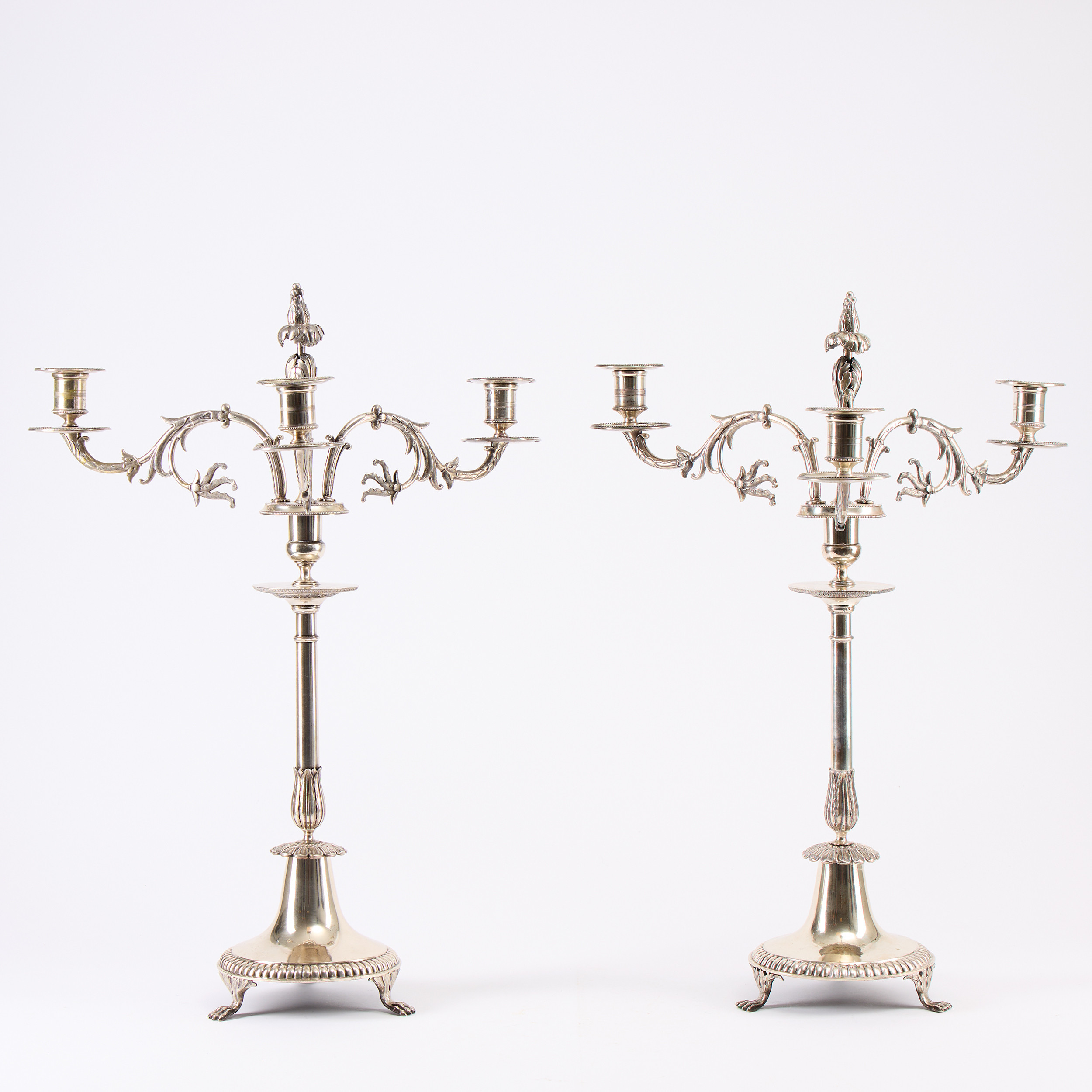 KANDELABRAR. Silver, Adolf Zethelius och Anders Lundqvist, empire, snarlika, 2 st, Stockholm, 1816 och 1845.