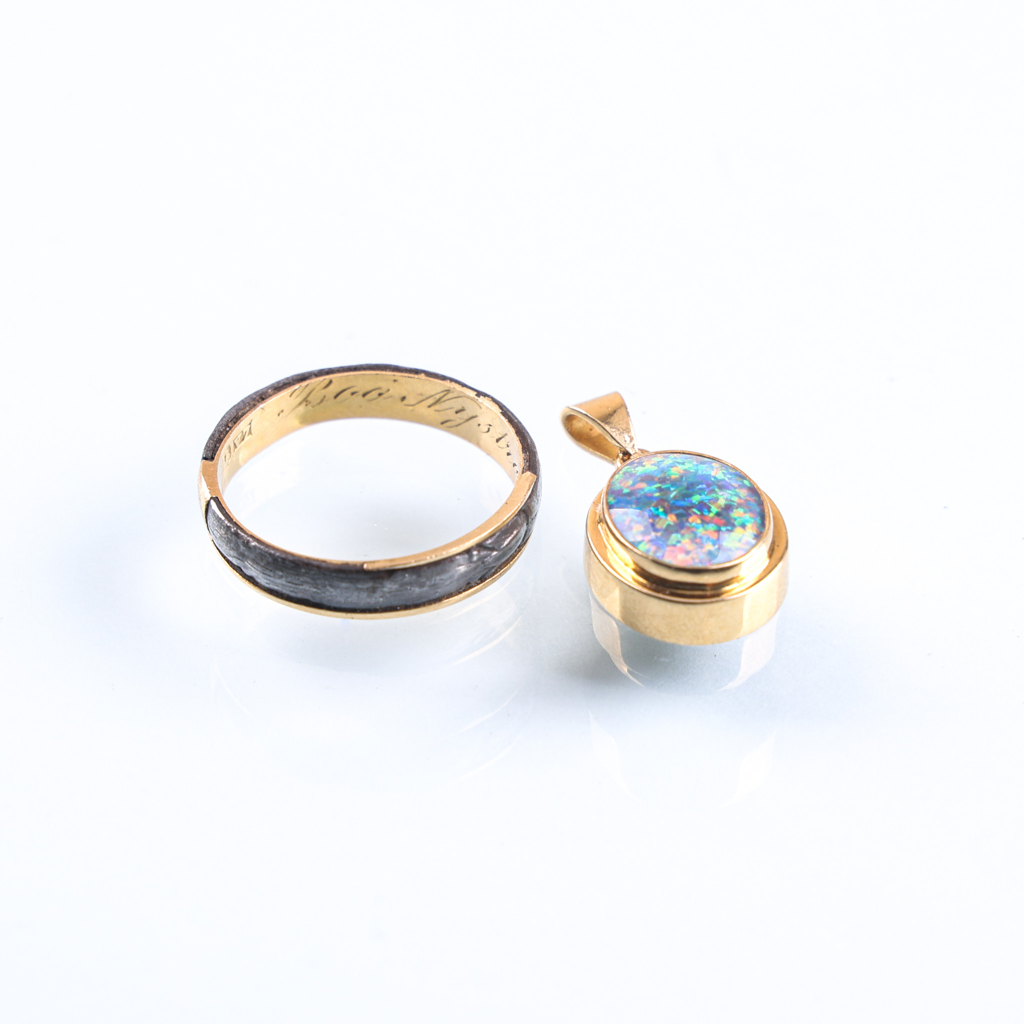 RING & HÄNGE, 18 karat guld, totalvikt ca 5,8 gram.