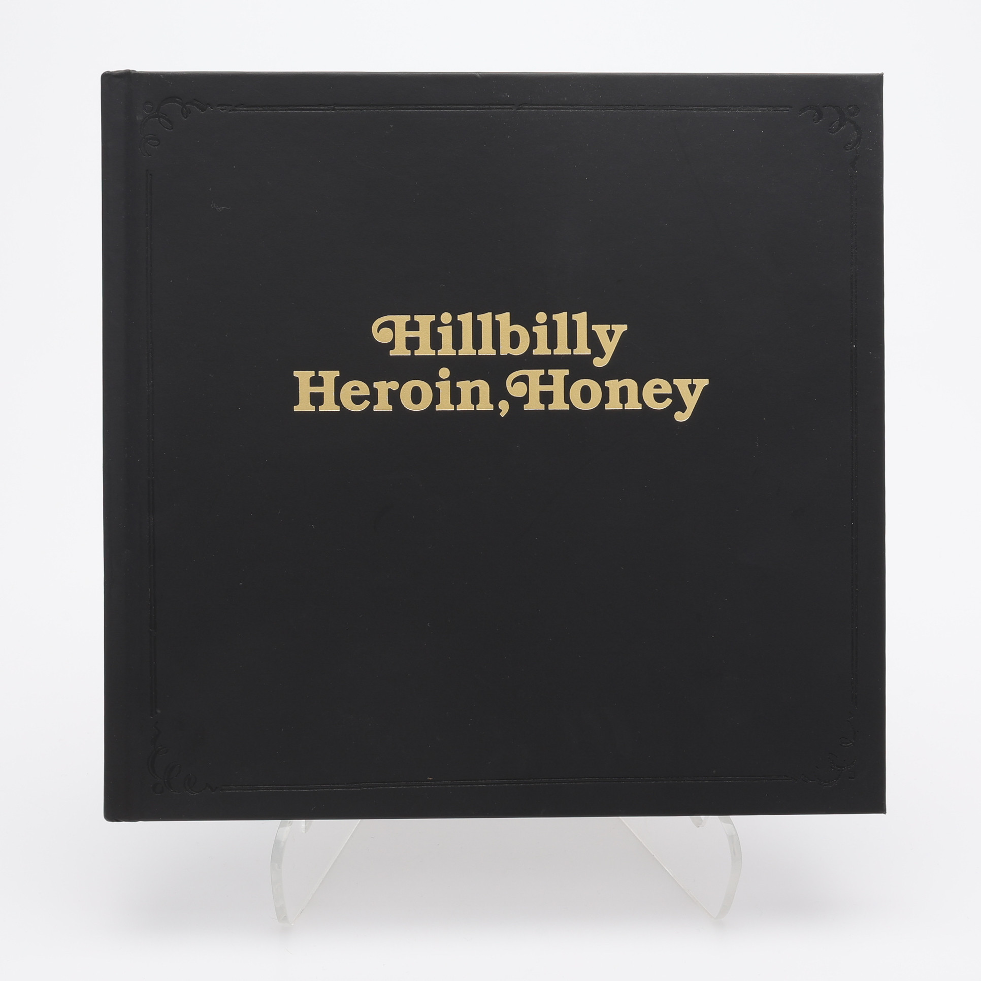 FOTO. DEN SVENSKE FOTOGRAFEN HANNAH MODIGHS "HILLBILLY HEROIN, HONEY" I BEGRÄNSAD FÖRSTA UPPLAGAN, 2010 - MED DEDIKATION FRÅN HANNAH MODIGH.