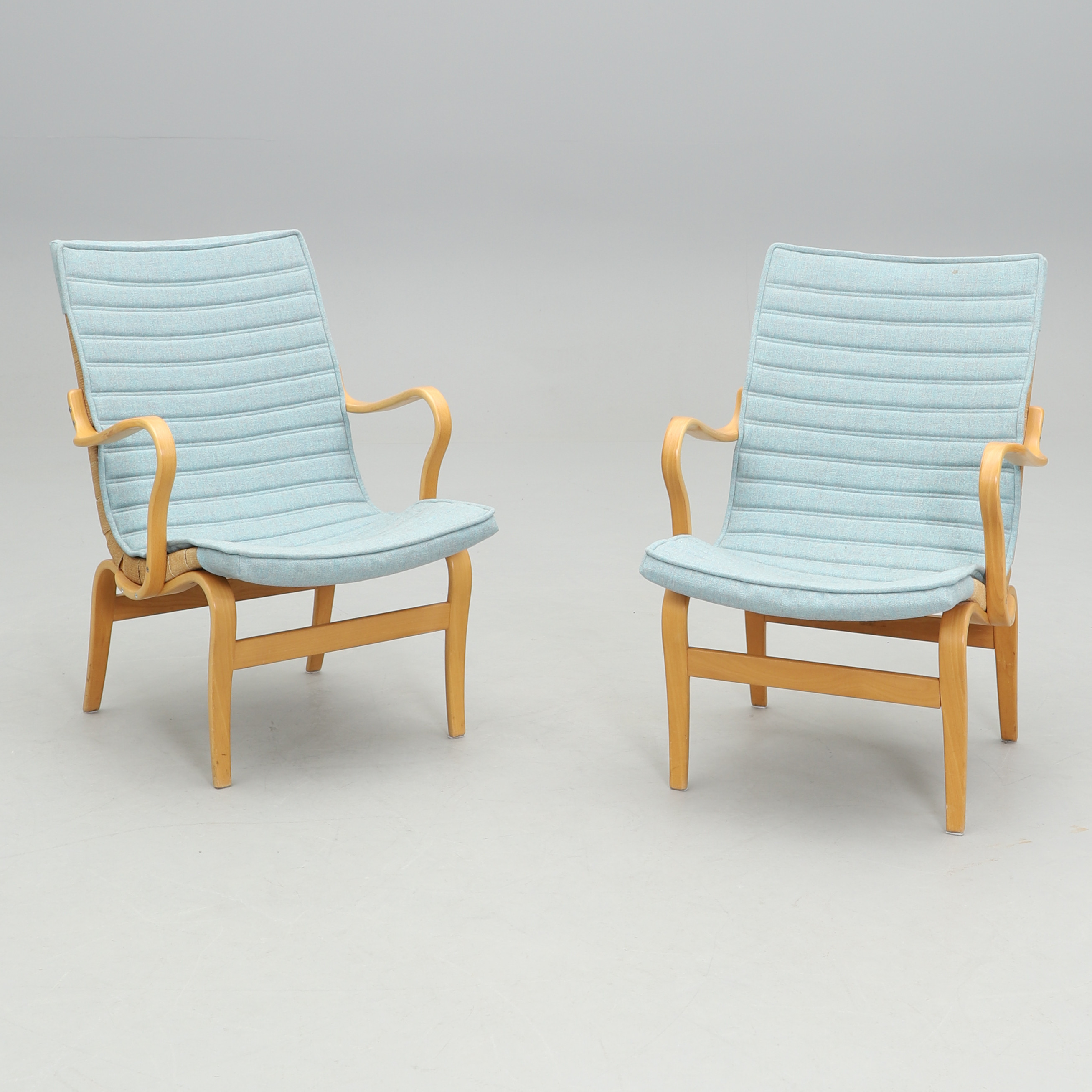 BRUNO MATHSSON. FÅTÖLJER, ett par, "Eva".
