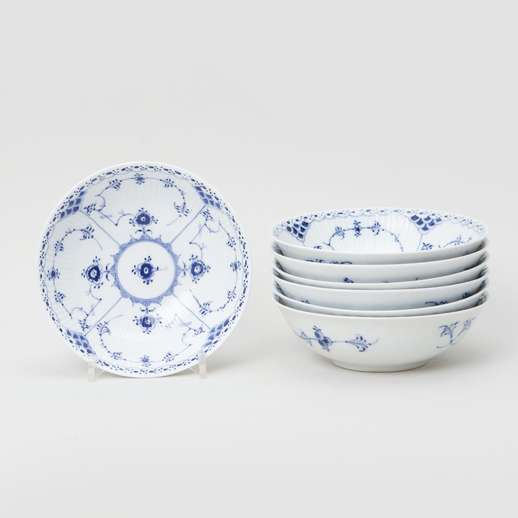BÄRSKÅLAR, 7 stycken, porslin, "Musselmalet", Royal Copenhagen.