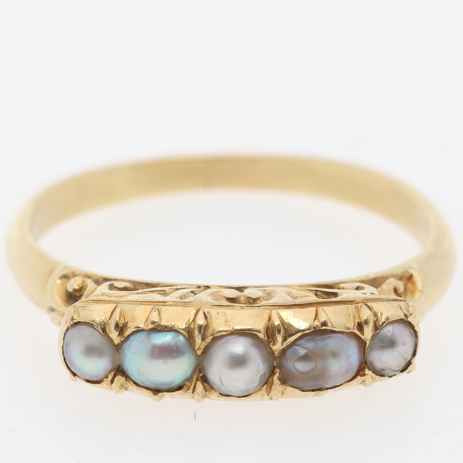 RING, 18K guld med pärlor.
