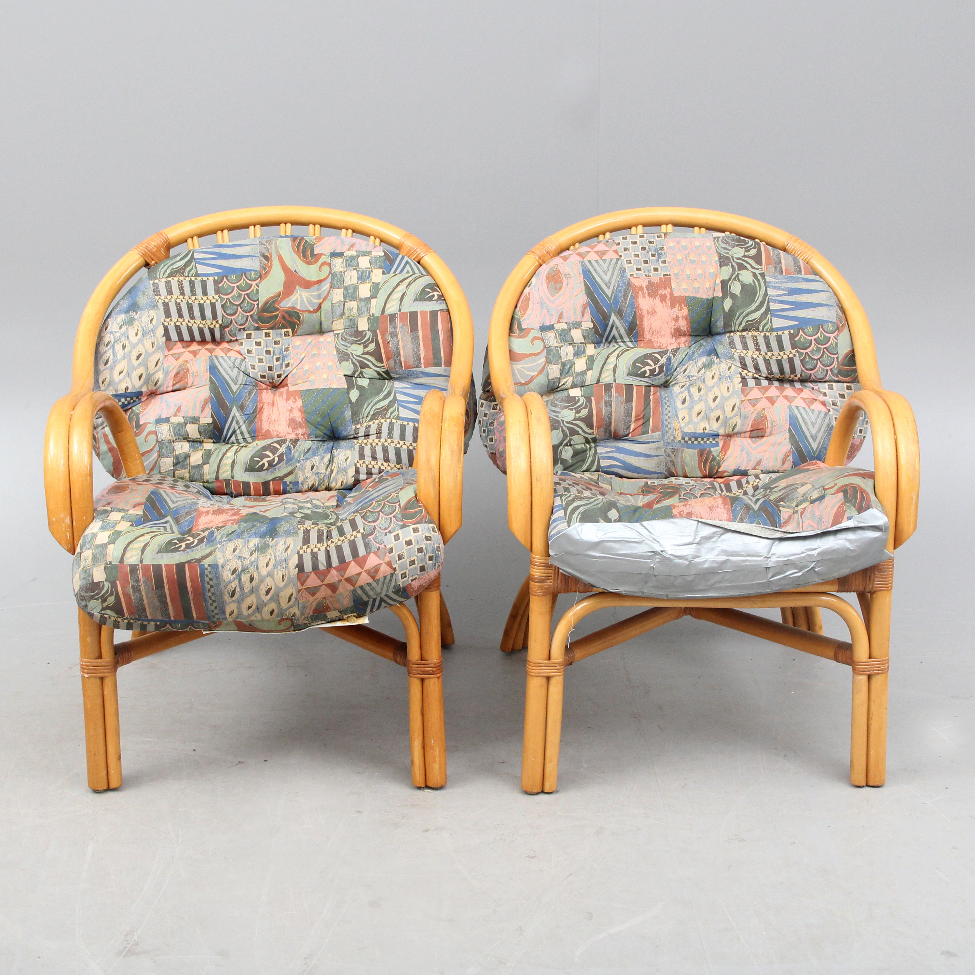 FÅTÖLJER 2 st, rotting.