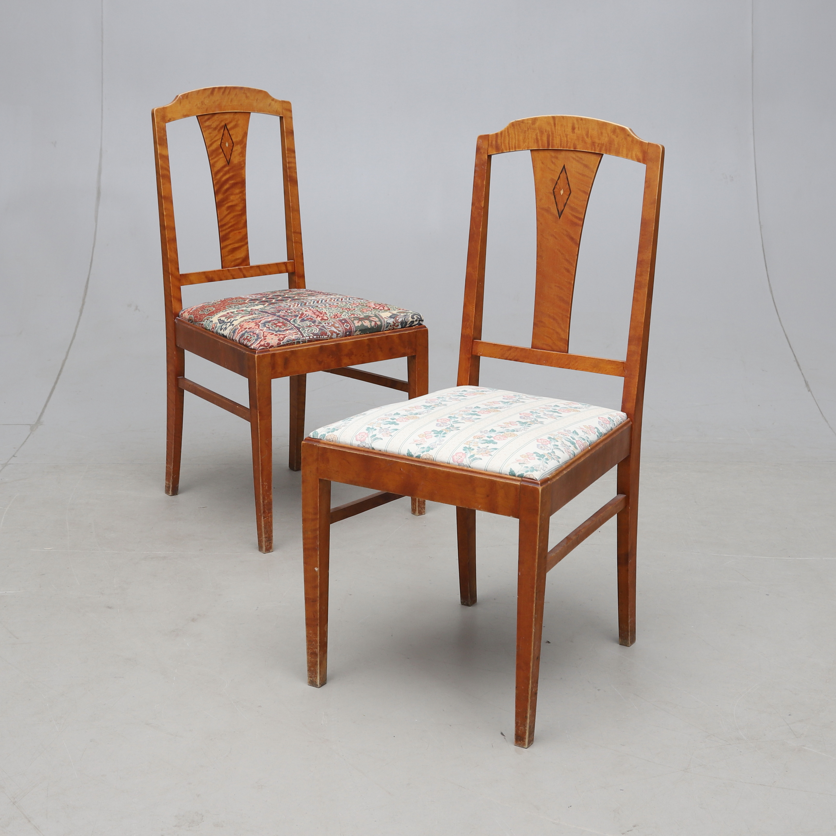 STOLAR, ett par, björk, intarsia dekor, art deco, 1900-talets första hälft.