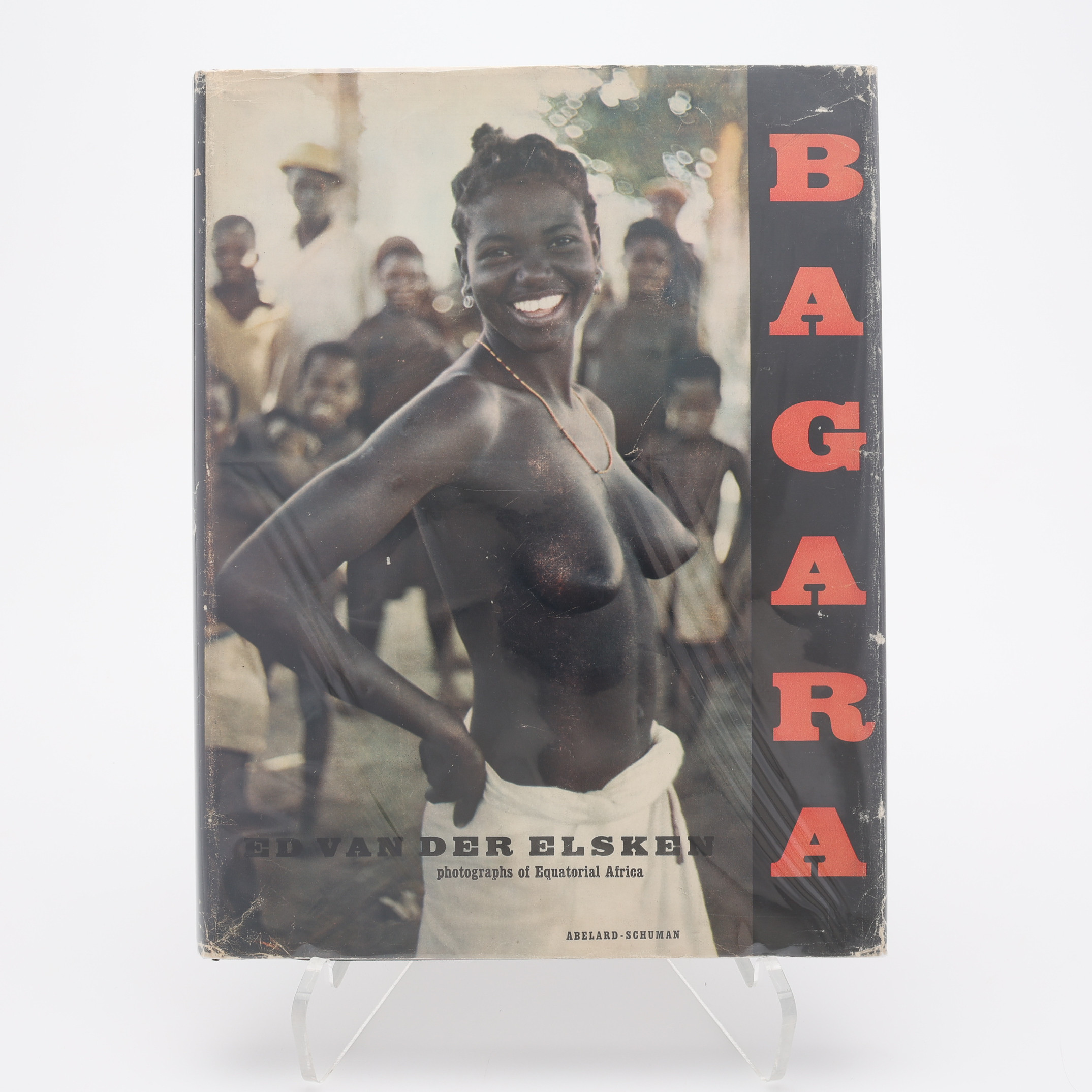 FOTO. DEN HOLLÄNDSKE FOTOGRAFEN ED VAN DER ELSKENS ´BAGARA - PHOTOGRAPHS FROM EQUATORIAL AFRICA I FÖRSTA BRITTISKA UPPLAGAN 1961.