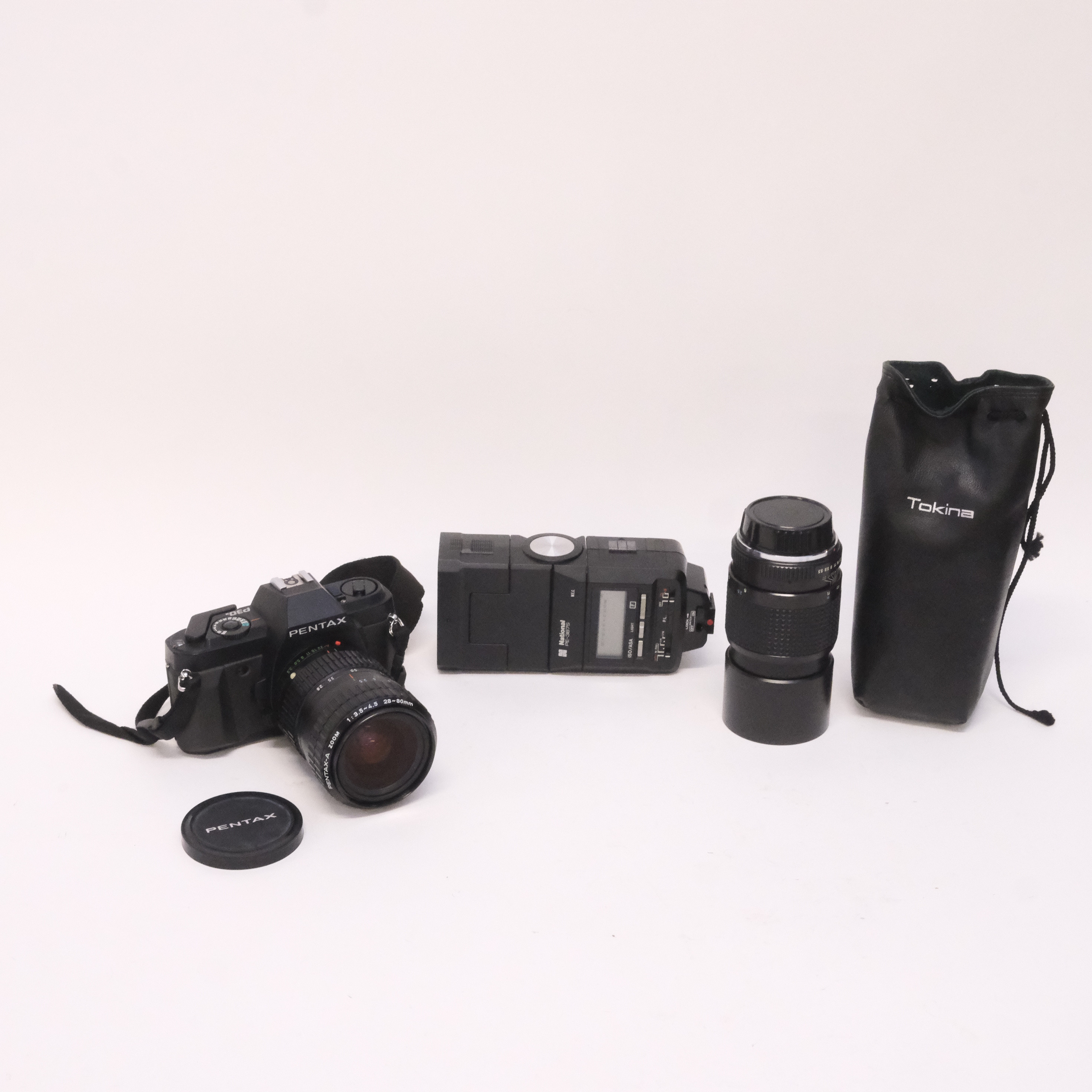 PENTAX, KAMERA MED TILLBEHÖR.