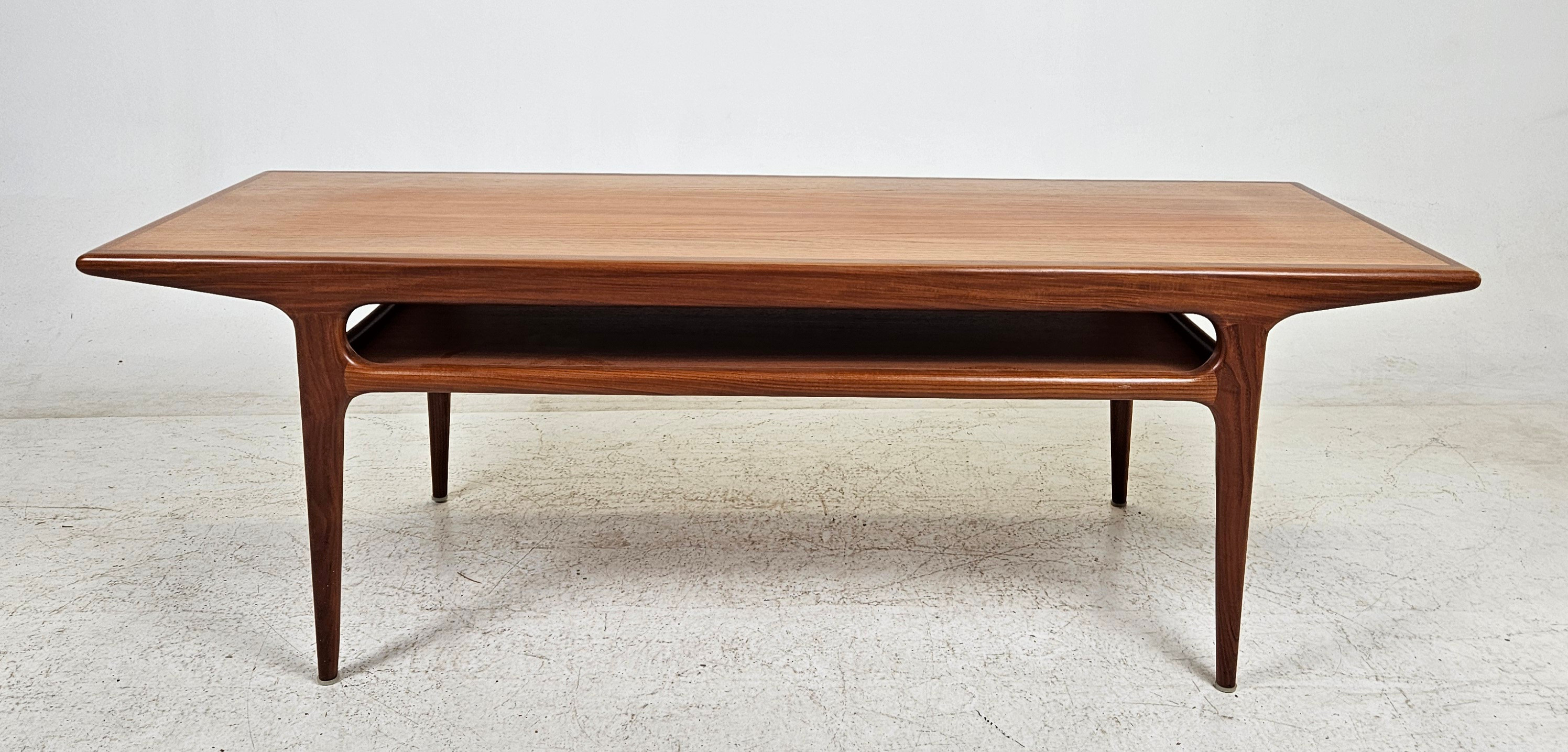 JOHANNES ANDERSEN. TILLSKRIVEN. Soffbord, 1950/60-tal.