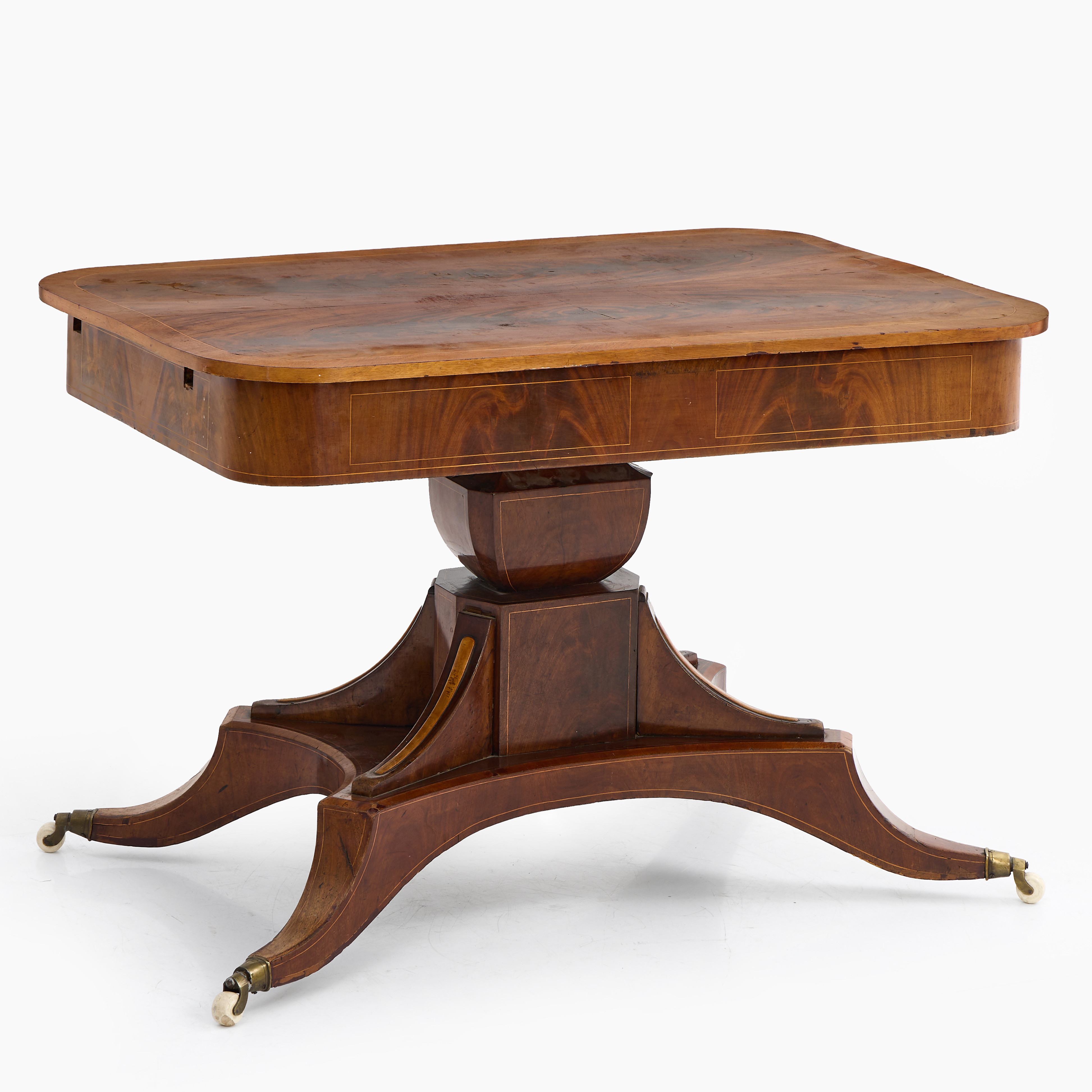 SALONGSBORD, senempire 1800-talet första hälft, fanerat i mahogny, på hjultrissor.