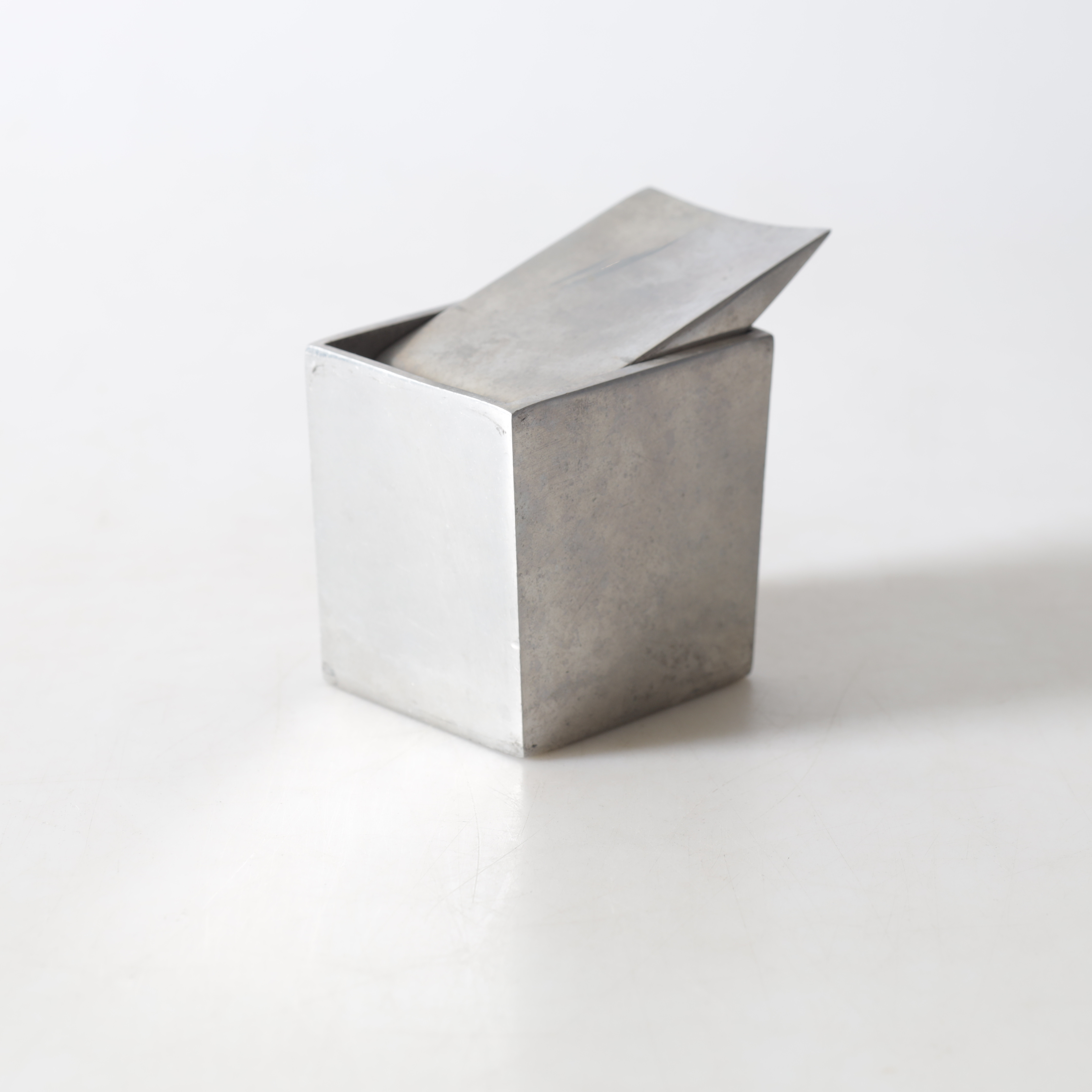 PHILIPPE STARCK. Askkopp, aluminium, signerad, Frankrike, 1980-tal.