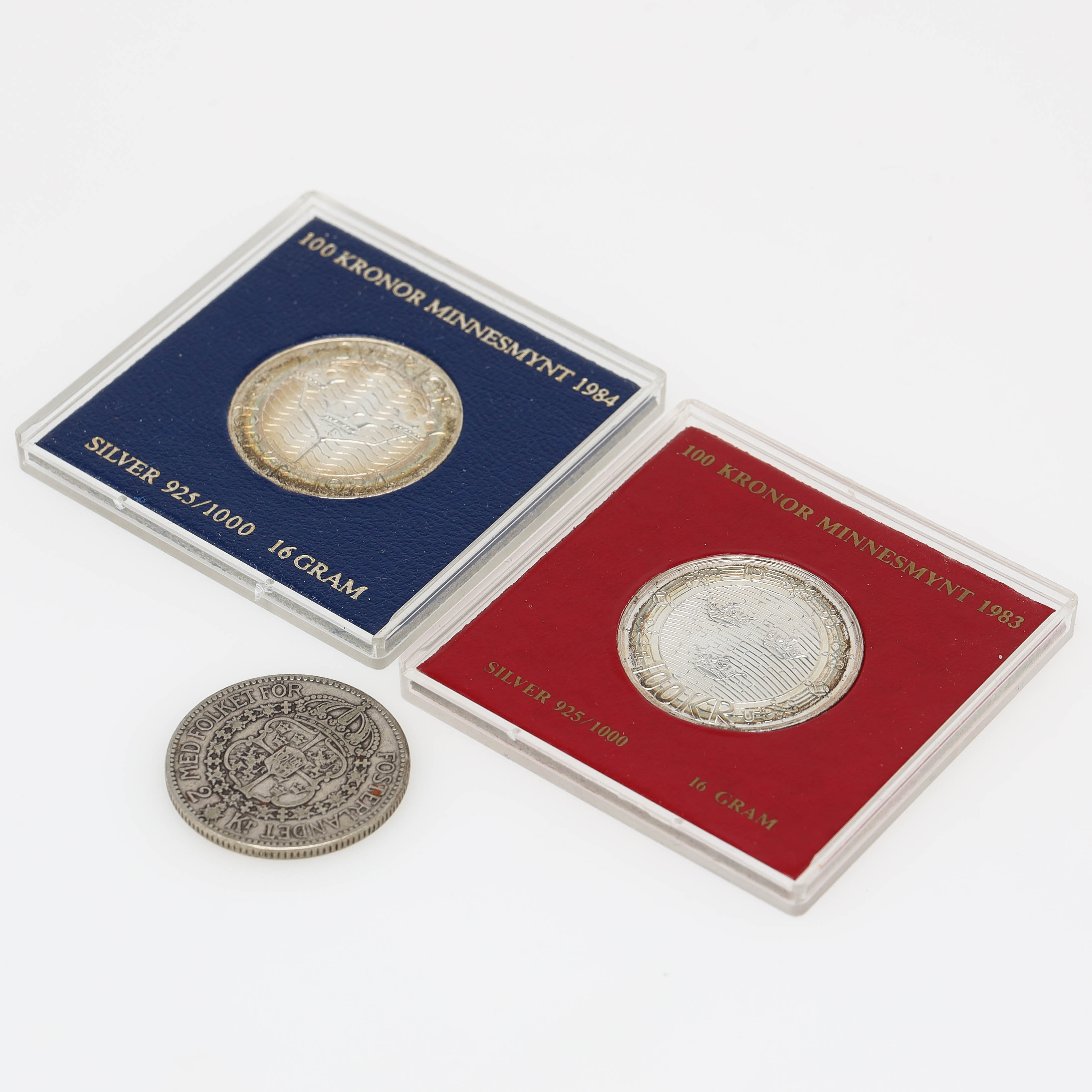 SAMLING MYNT, 3 st, silver, Sverige, 80 - 92,5%, finsilvervikt ca 41,5 gram.