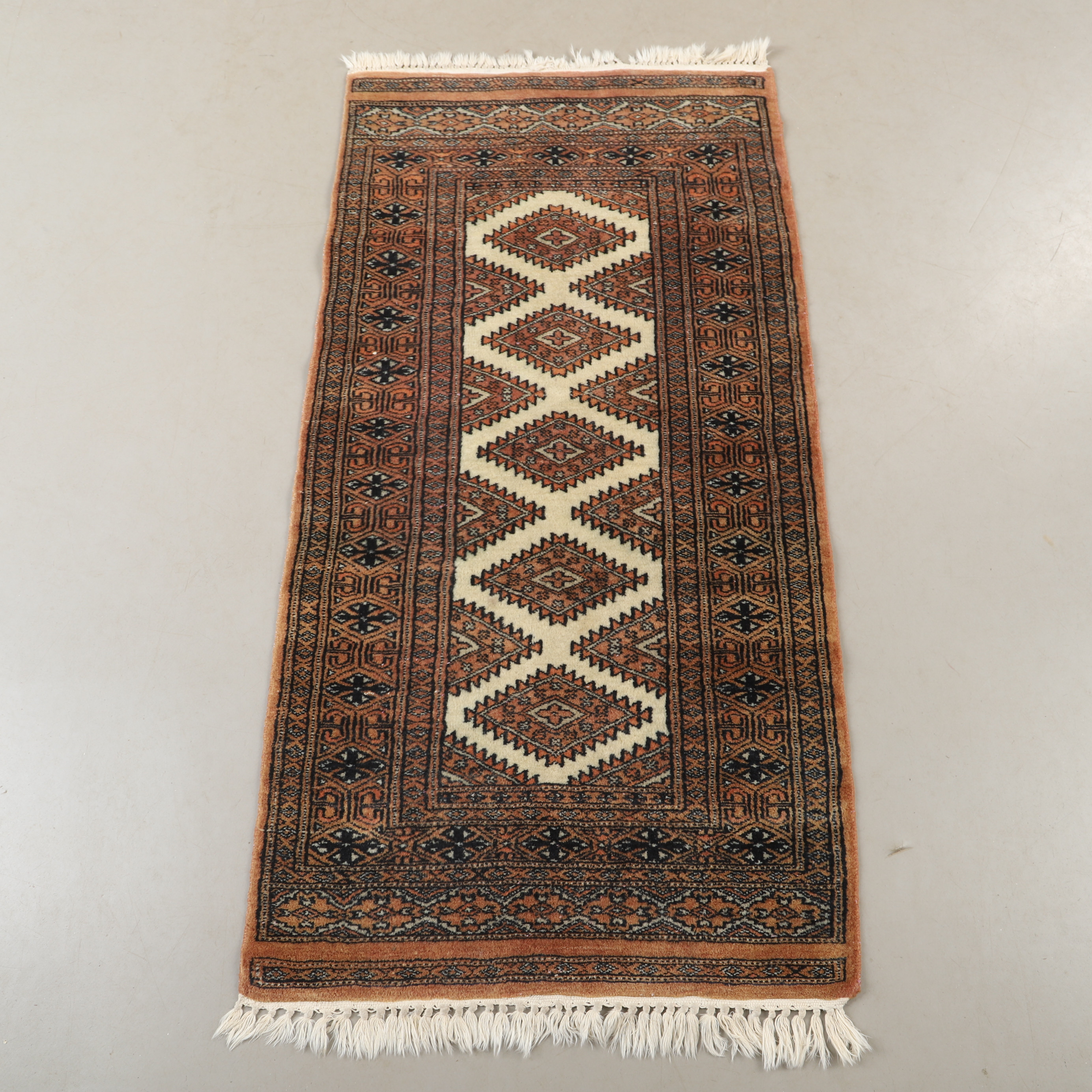 MATTA, orientalisk, 132 x 65 cm.