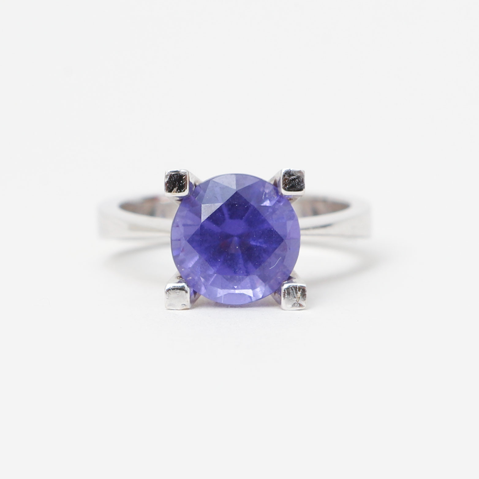 RING, 18k vitguld, tanzanit ca 2,5 ct, vikt ca 6 gram.