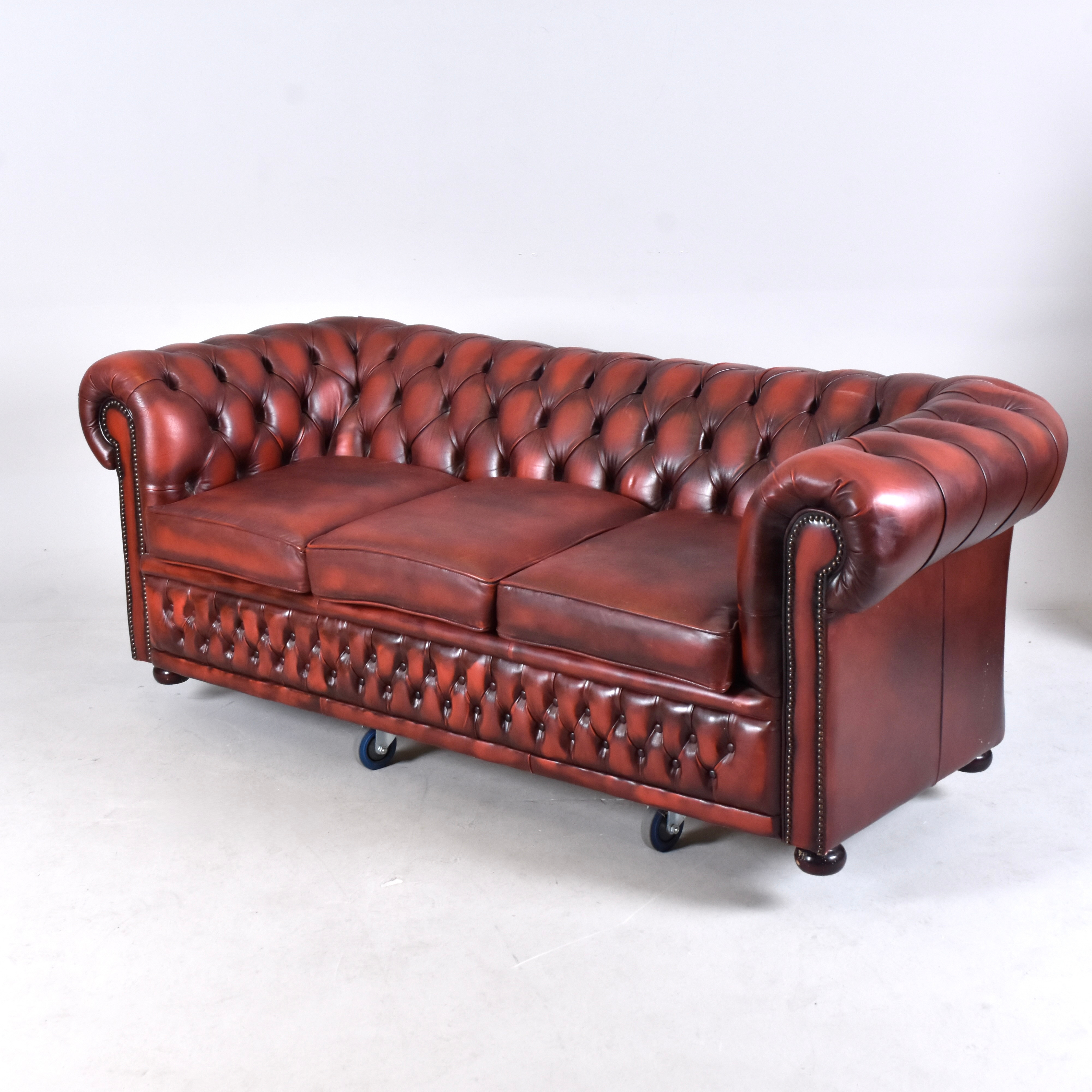 SOFFA, Chesterfield modell, 1900-tal.