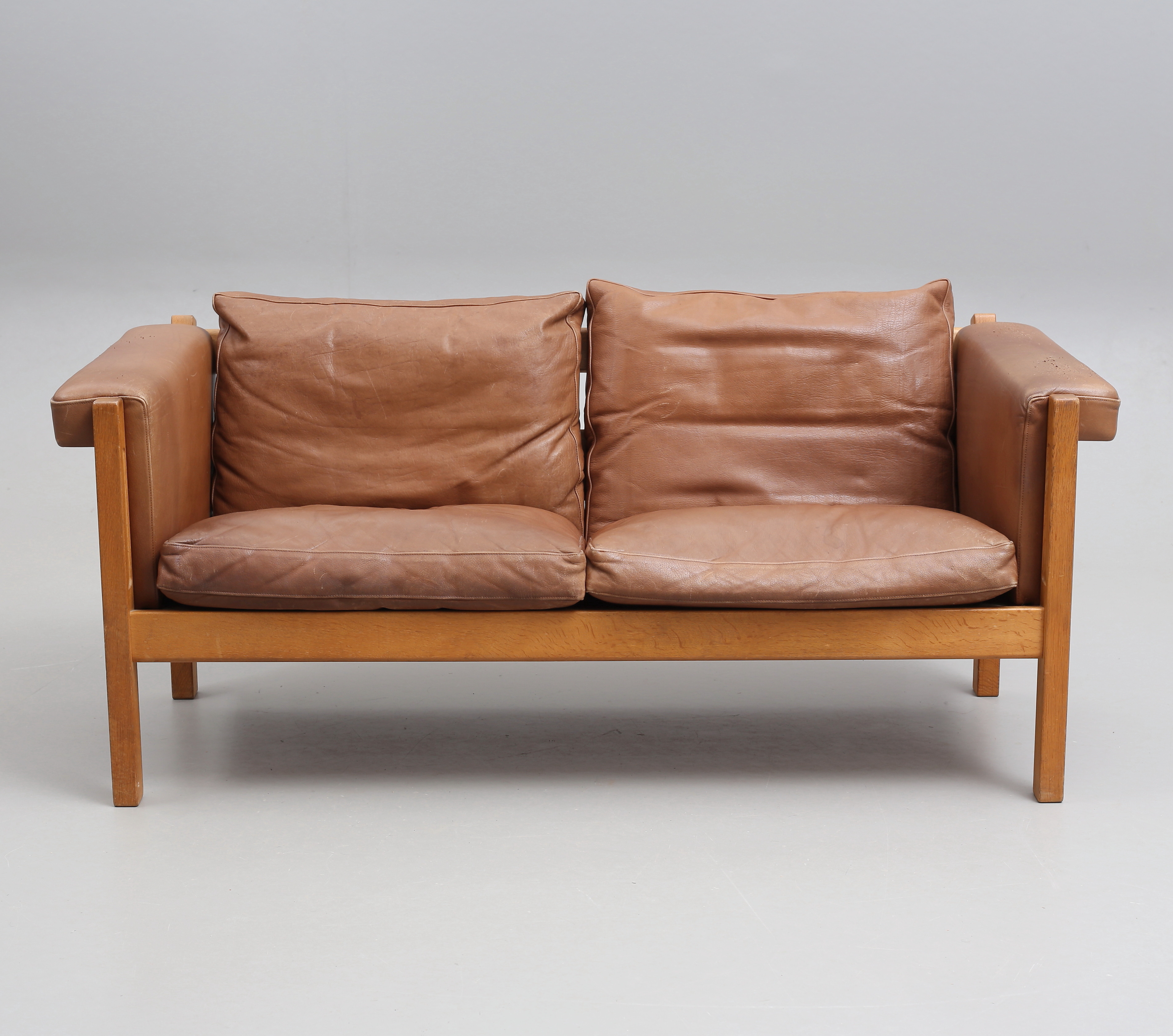 HANS J WEGNER. Soffa, tvåsits, modell GE-40, ek, läder, formgiven 1965 för Getama, Danmark.