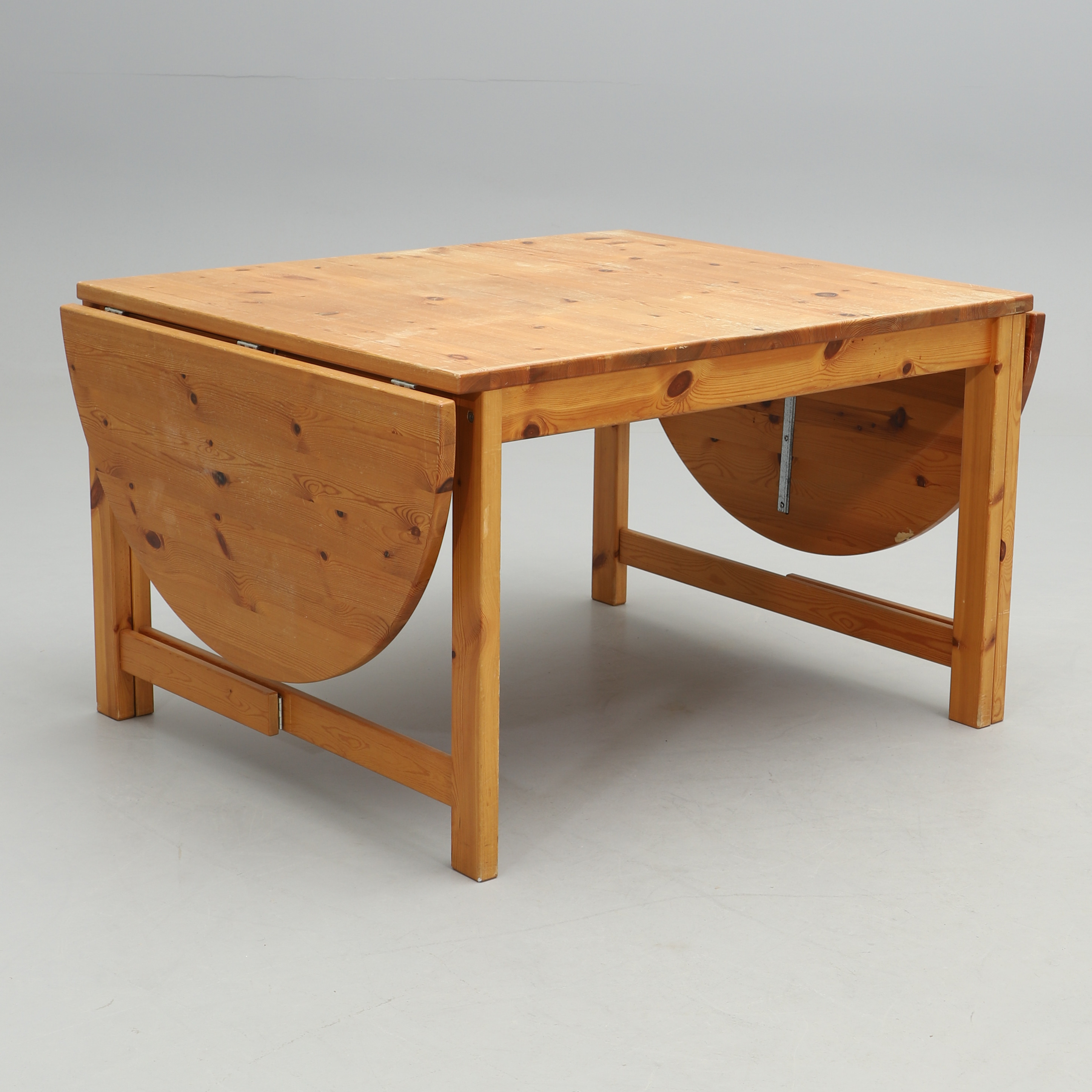 KARIN MOBERG, SLAGBORD, "Sörgården" för IKEA furu, 1970-tal.