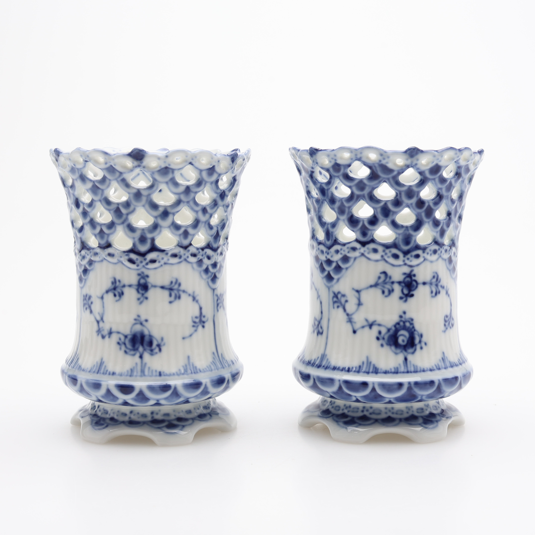 VASER, ETT PAR, Royal Copenhagen, musselmalet helblond, nr. 1016.