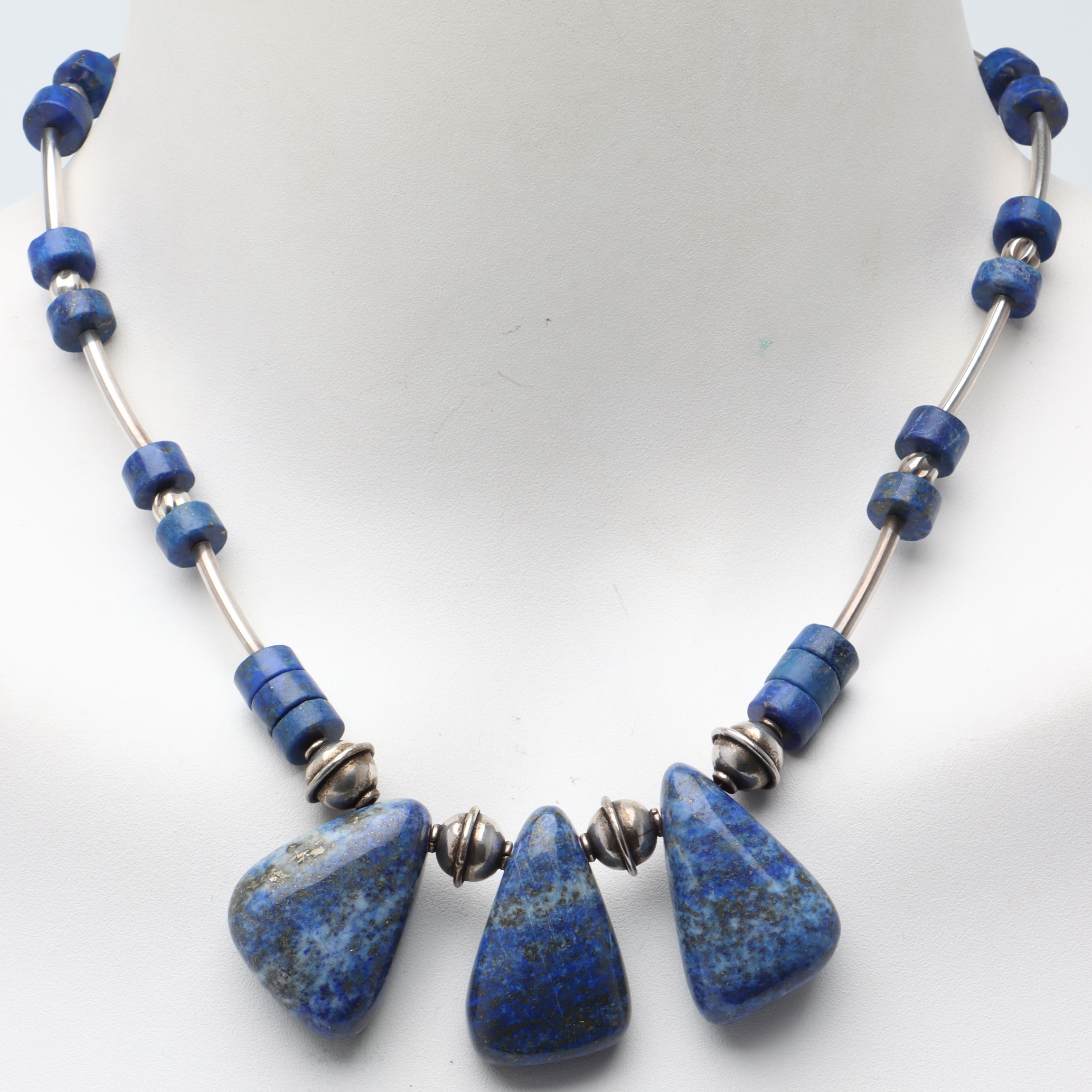 COLLIER, sterlingsilver & lapis lazuli, Dietze Bremerhaven, Tyskland.