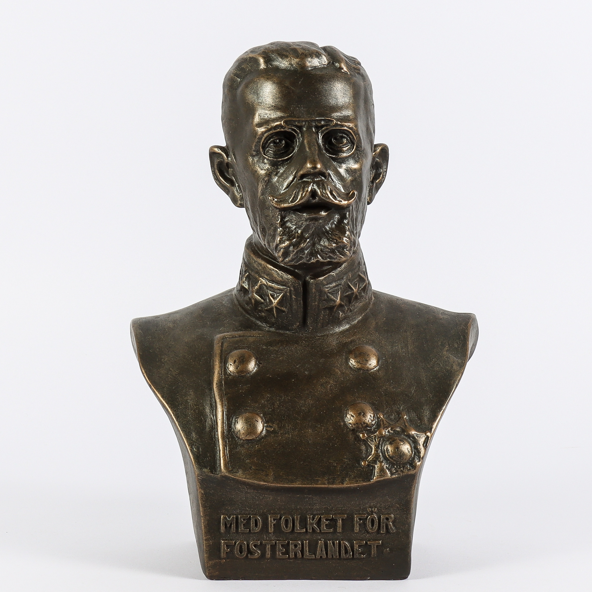 FRANS TÖRNEGREN. Efter, byst, Gustav V, bronserad konstmassa, signerad.