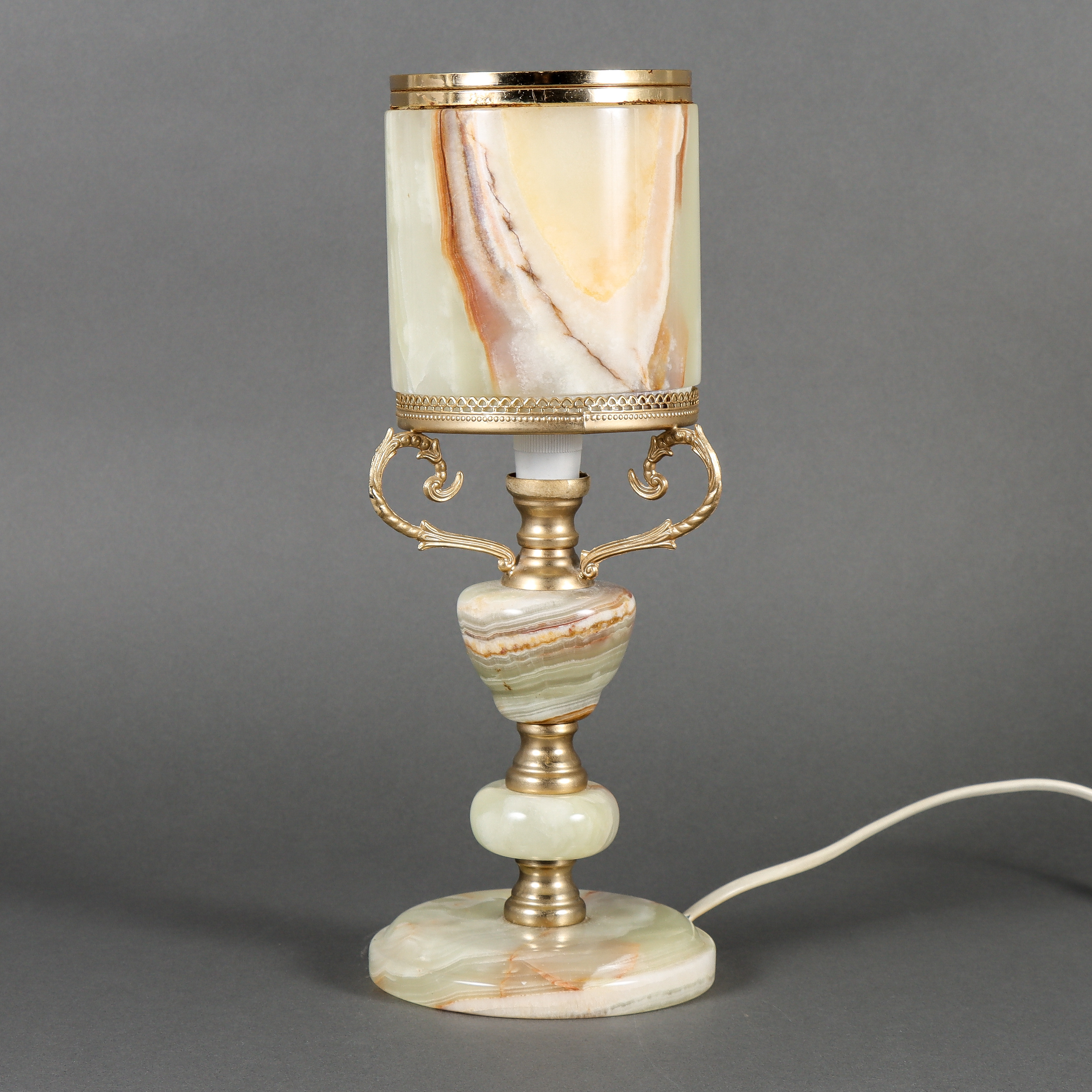 BORDSLAMPA onyx, 1900-talets andra hälft.