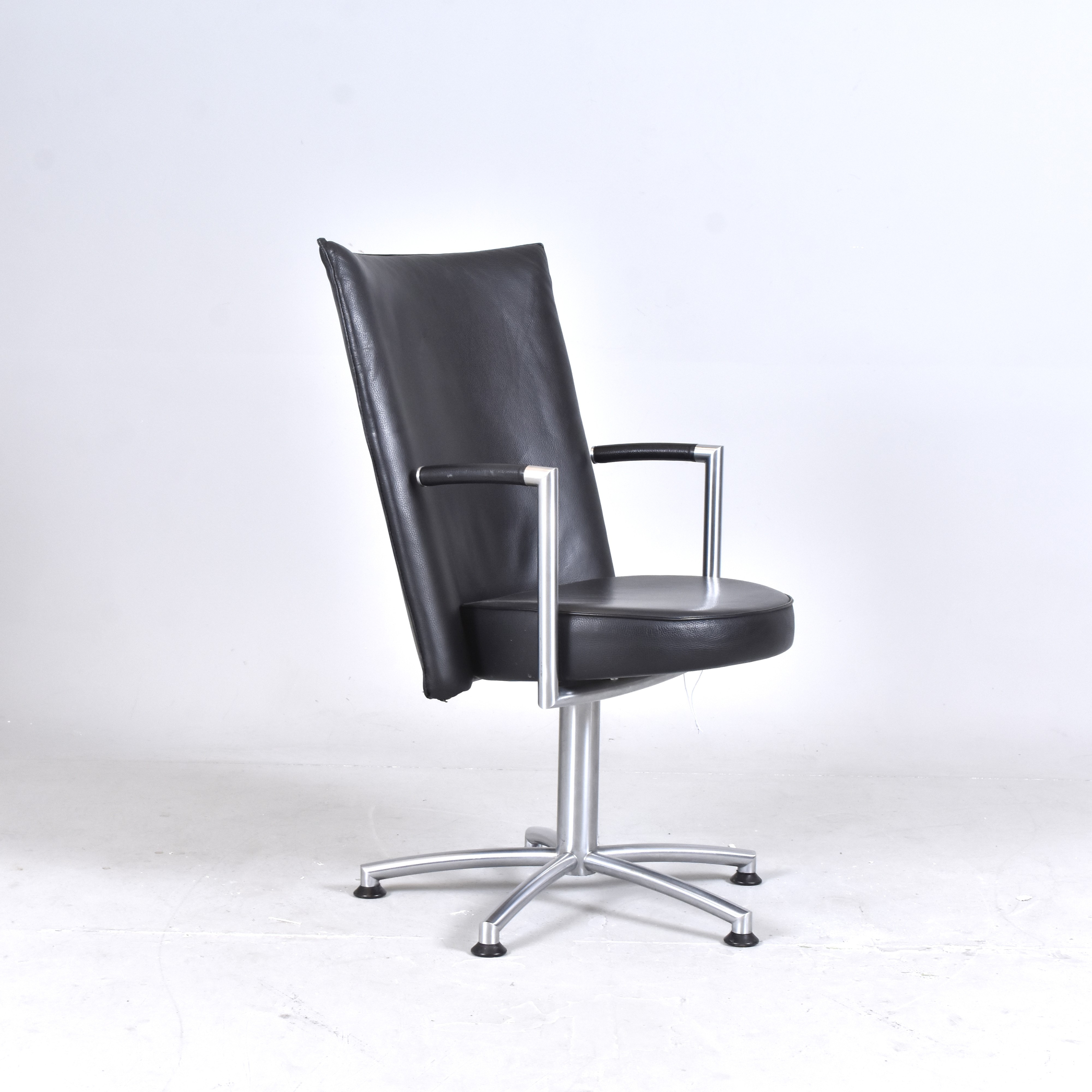JOHANNES FOERSOM & PETER HJORT-LORENTZEN. Loungestol, snurrbar, "Partner", modell EJ-70.