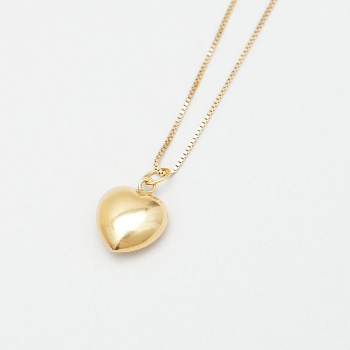 HÄNGE med KEDJA, 18k guld, vikt ca 3,2 gram.