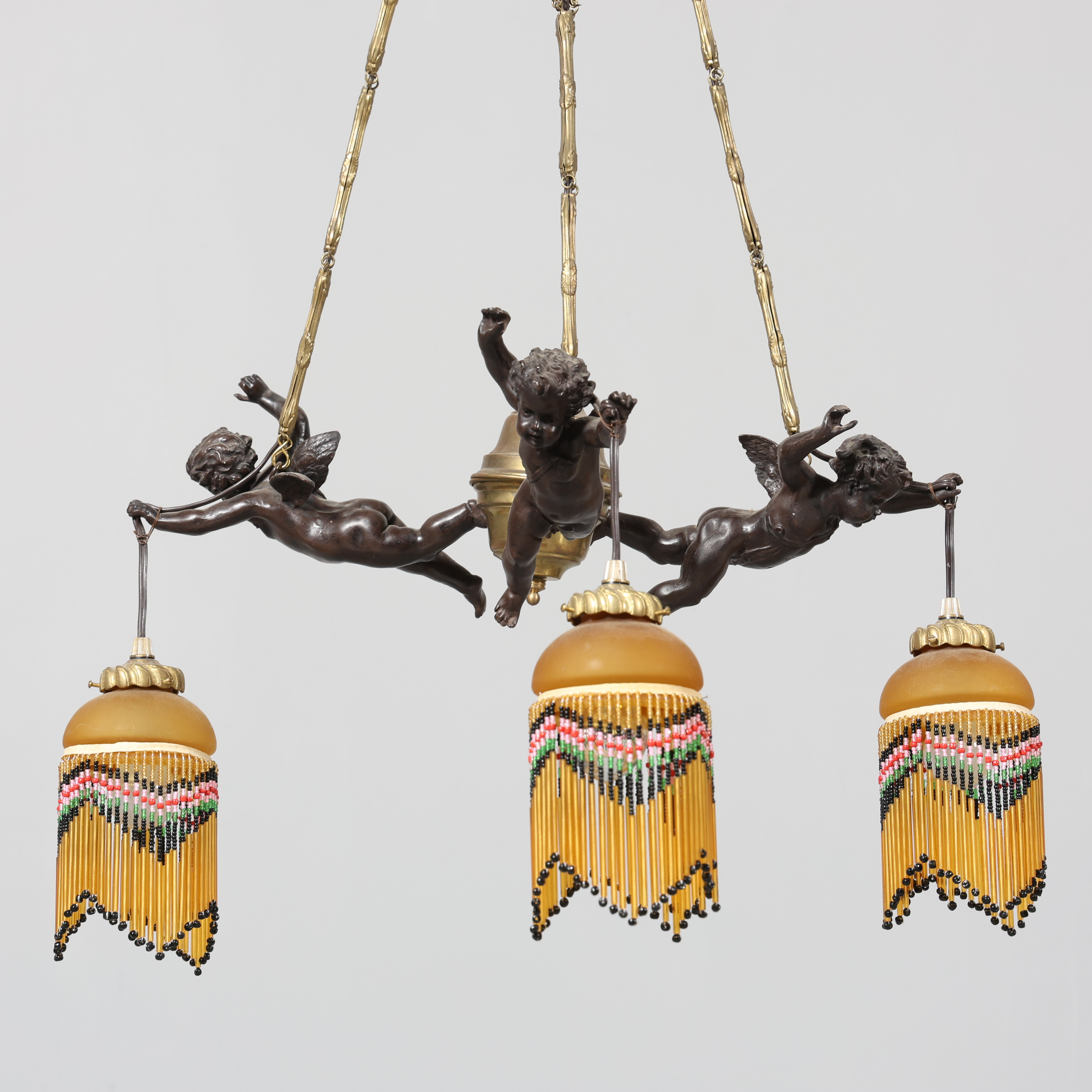 TAKLAMPA, metall, putti, 1900-tal.