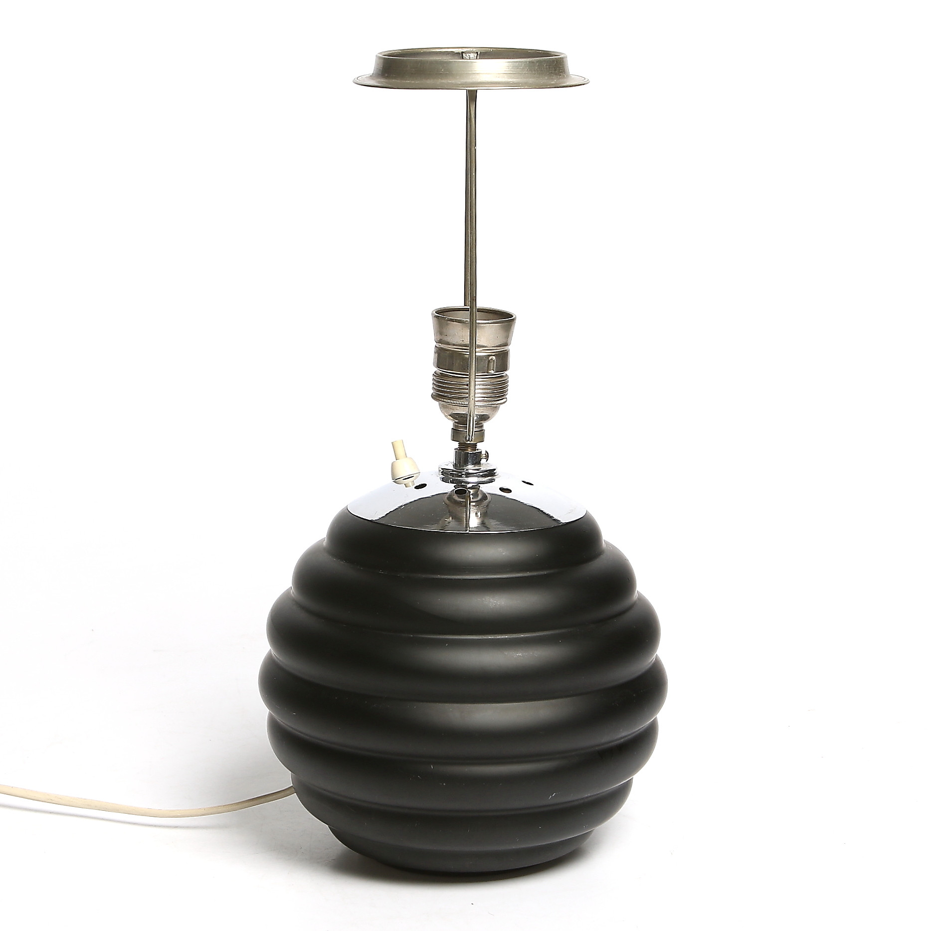 BORDSLAMPA, glas och krom, Art Deco, sannolikt Pukebergs glasbruk. 1930-tal.