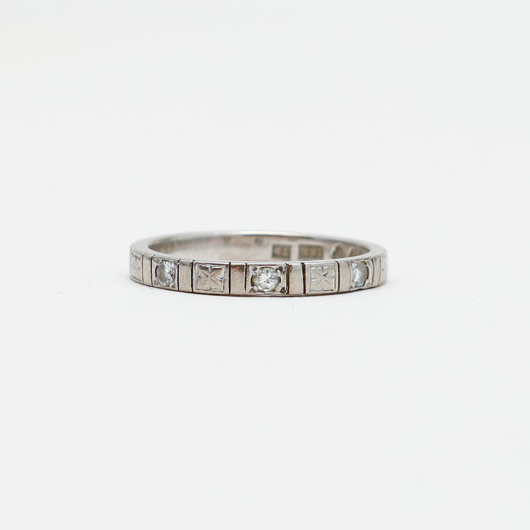 RING, 18k vitguld, diamanter 0,12ct, vikt ca 3 gram.