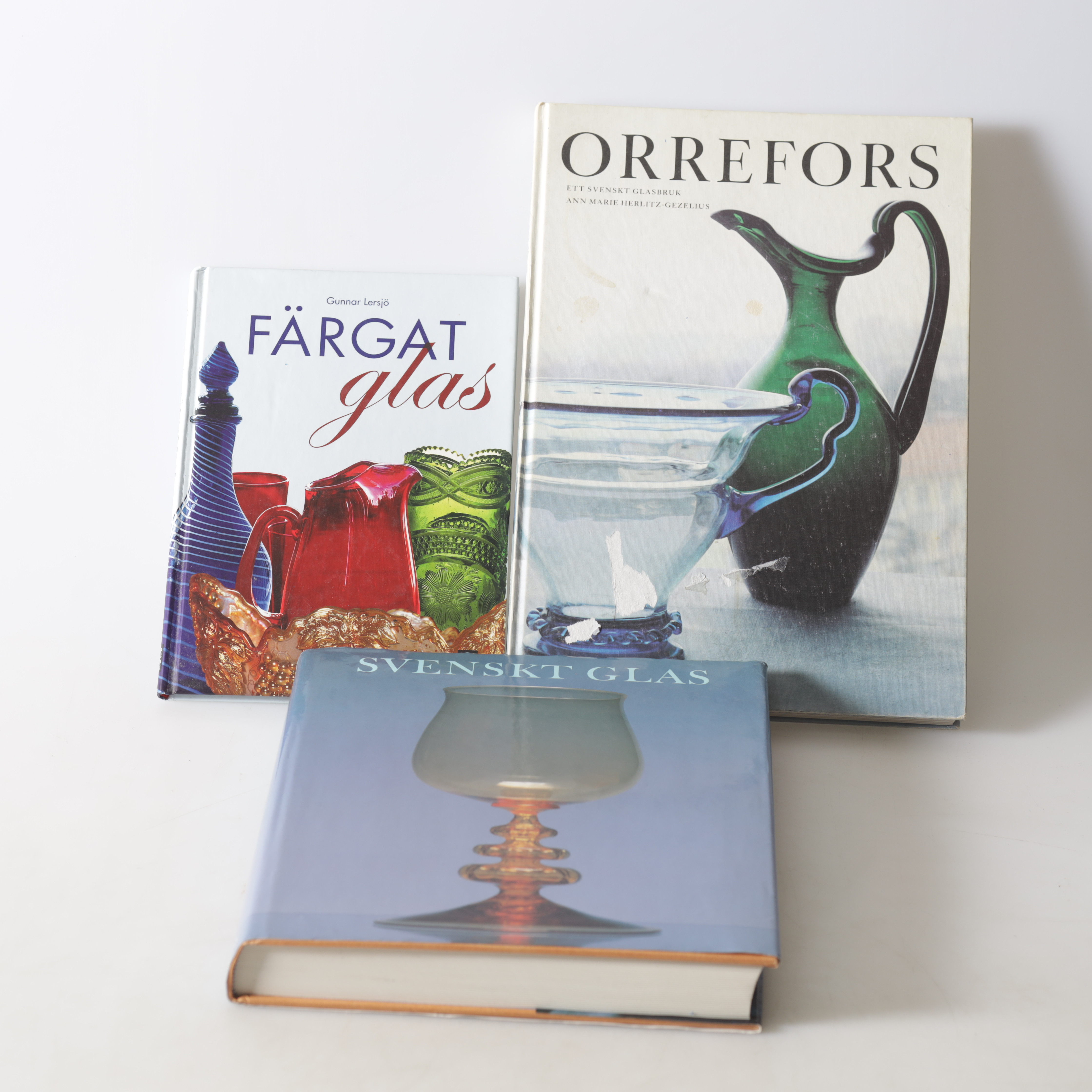 BÖCKER, 3 st. Delvis Orrefors ett svenskt glasbruk, Ann Marie Herlitz-Gezelius, Atlantis.