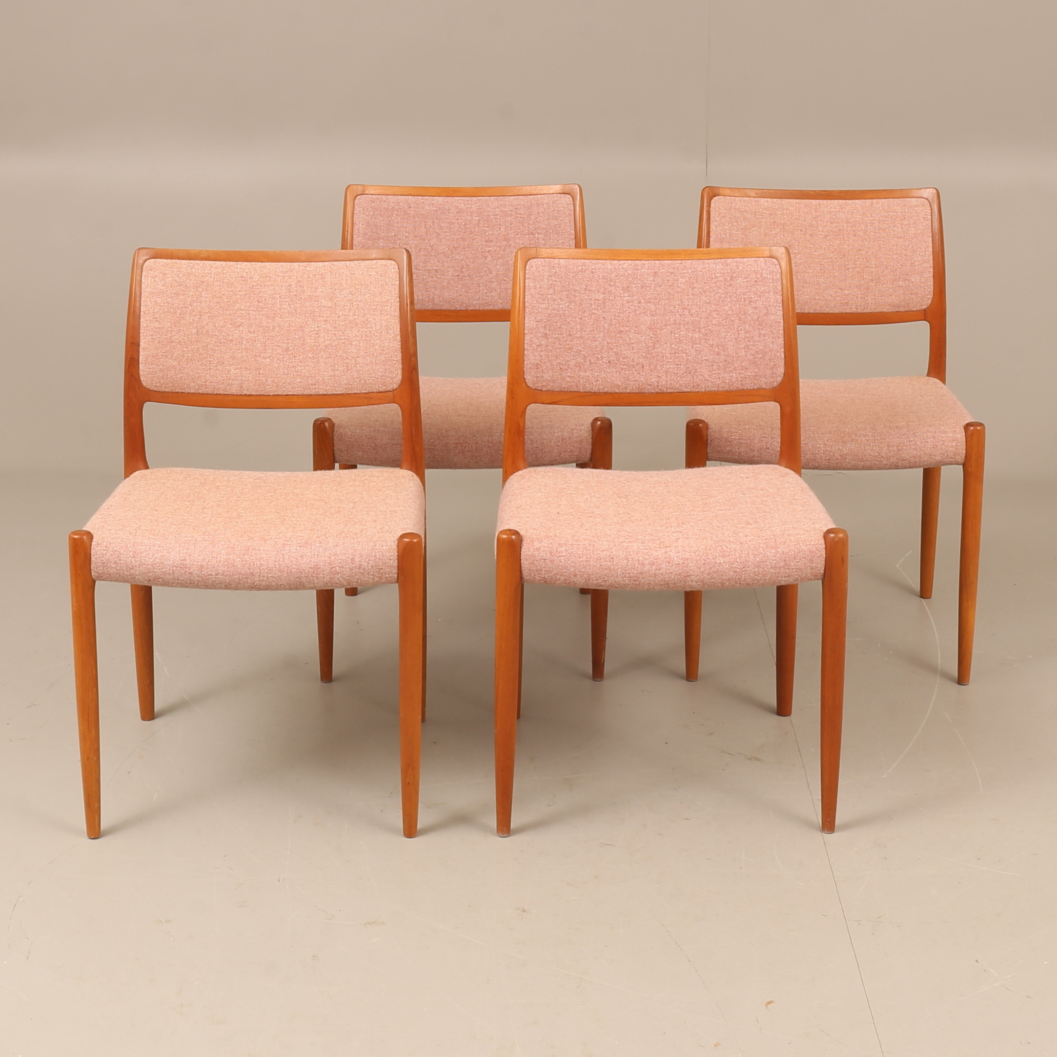 NIELS MØLLER. Stolar, 4 stycken, teak, modell 80, Danmark.