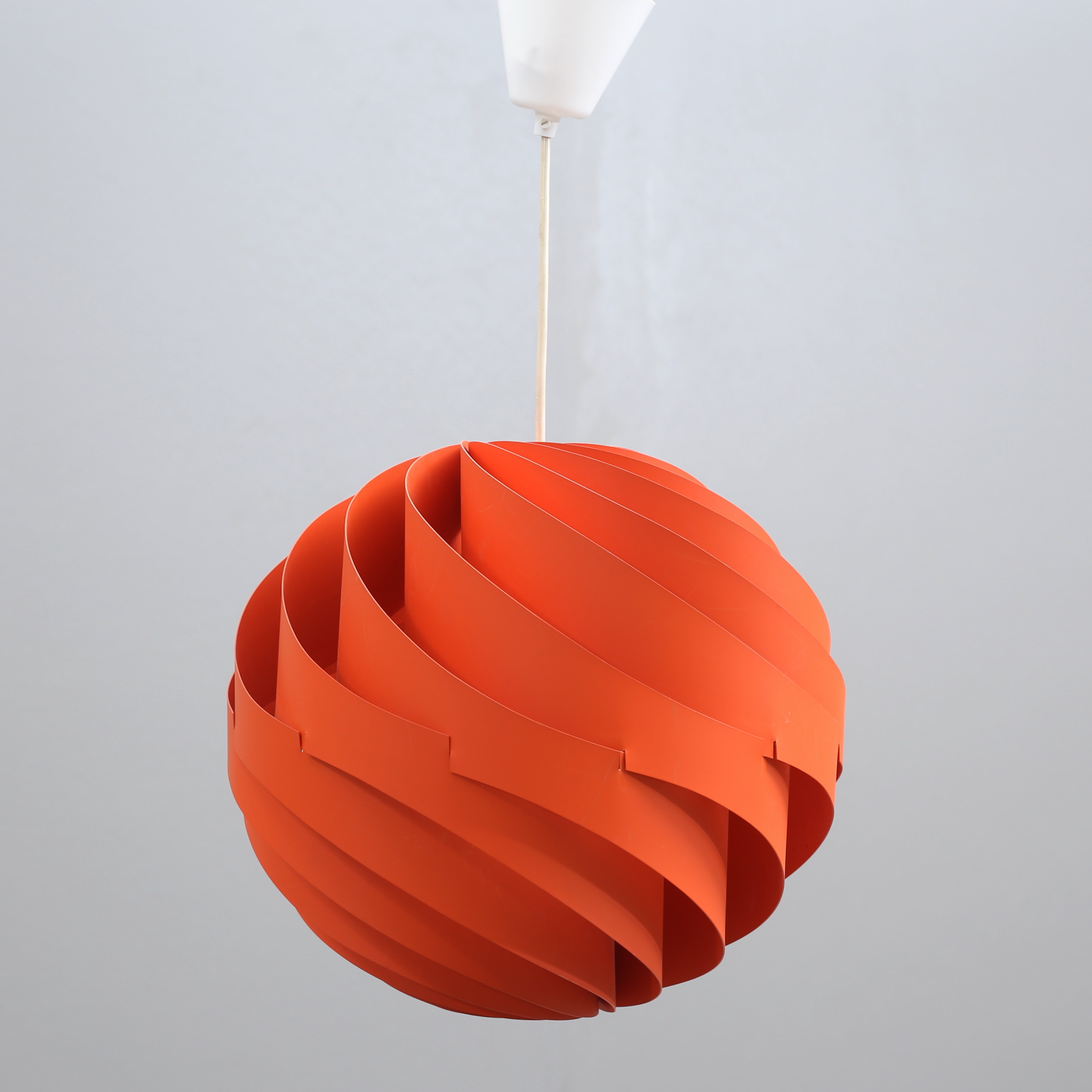 LOUIS WEISDORF. Taklampa, modell 'Turbo', orange, formgiven 1965, Lyfa, Danmark.