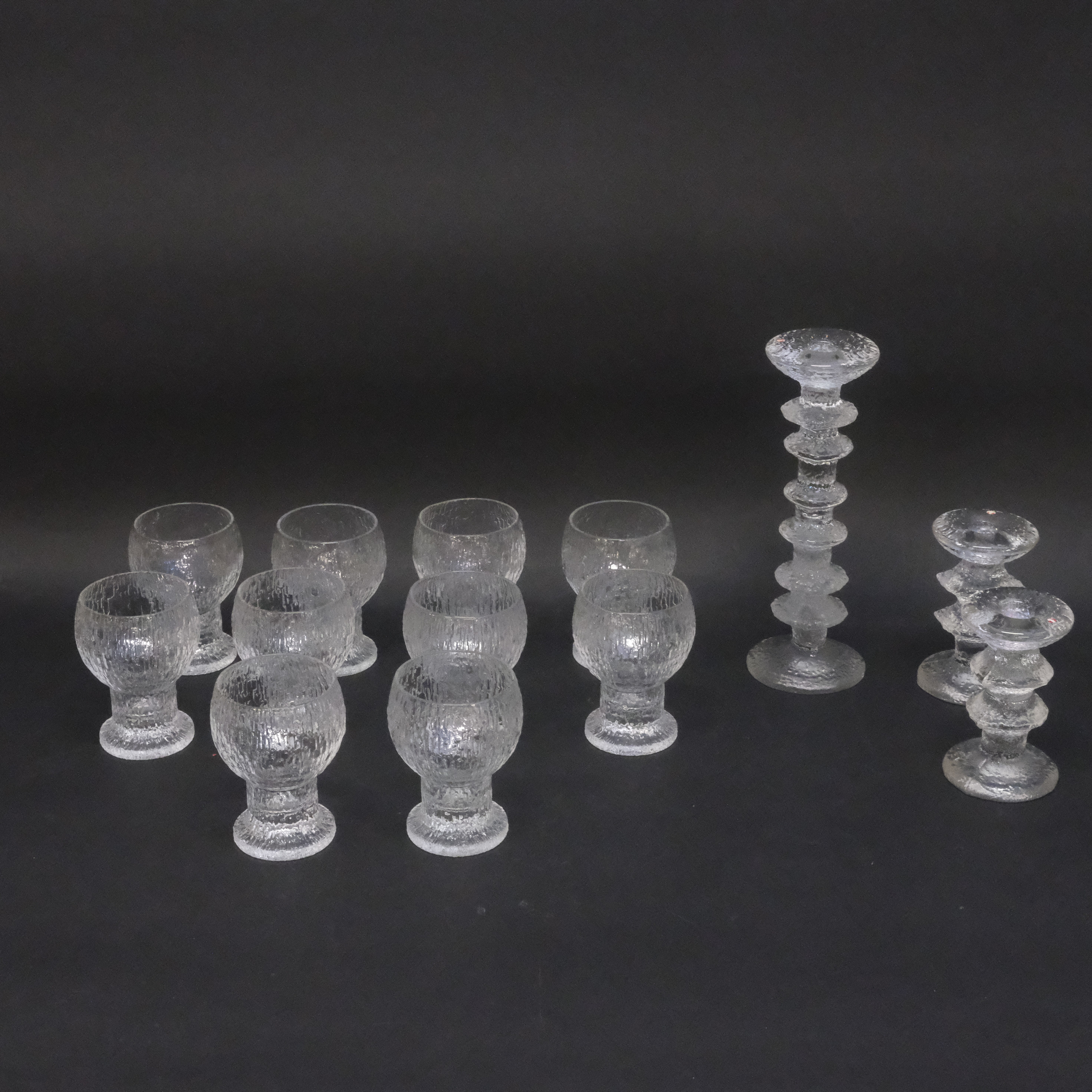TIMO SARPANEVA. IITTALA, GLAS OCH LJUSSTAKAR.