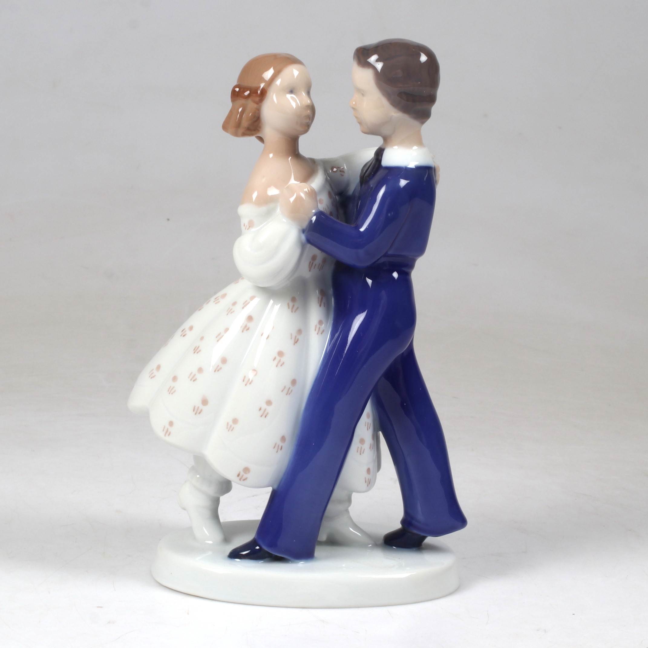 FIGURIN, porslin, "Första dansen" Bing & Gröndahl, Danmark.