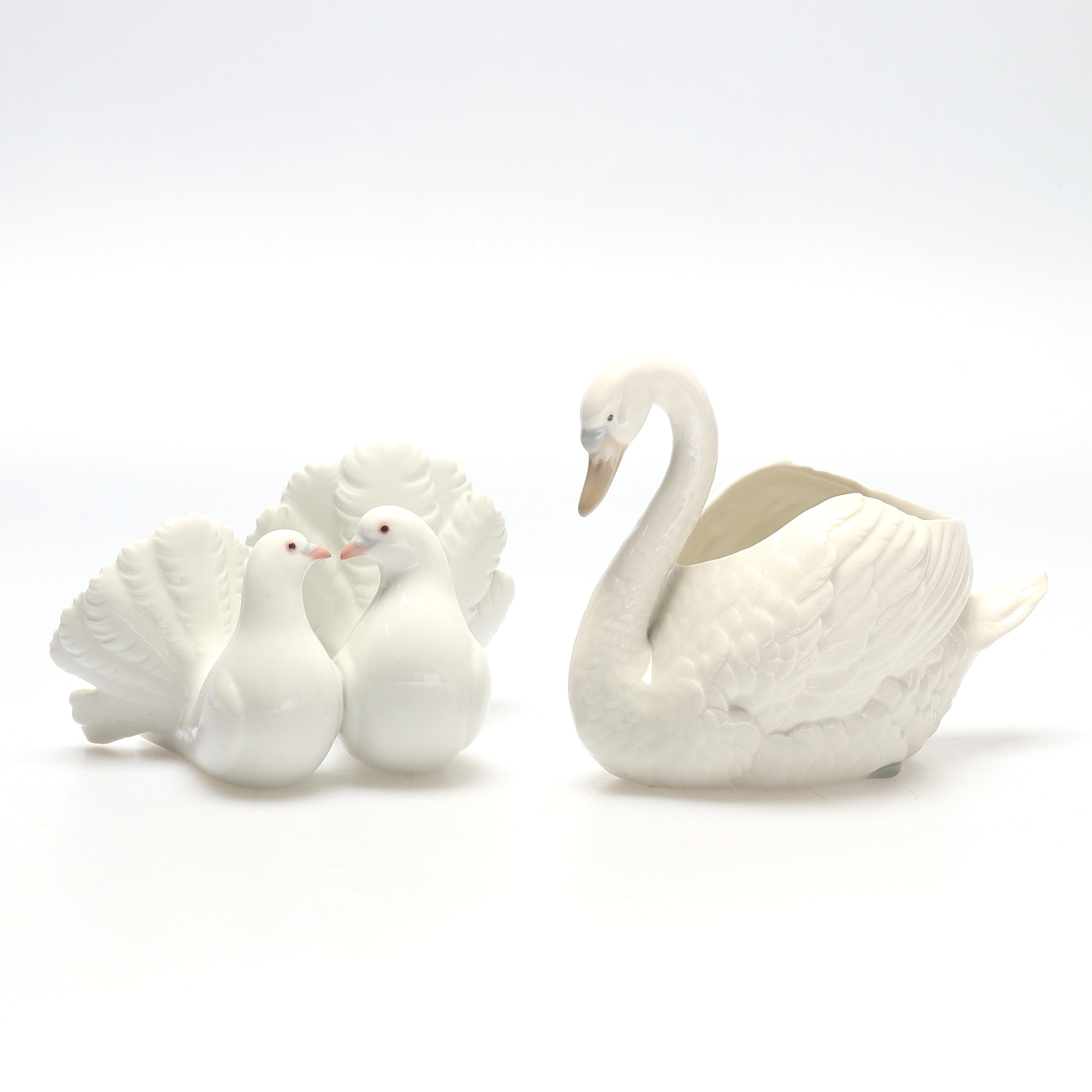 YTTERFODER OCH FIGURIN. Porslin, Nao och Lladro, Italien.