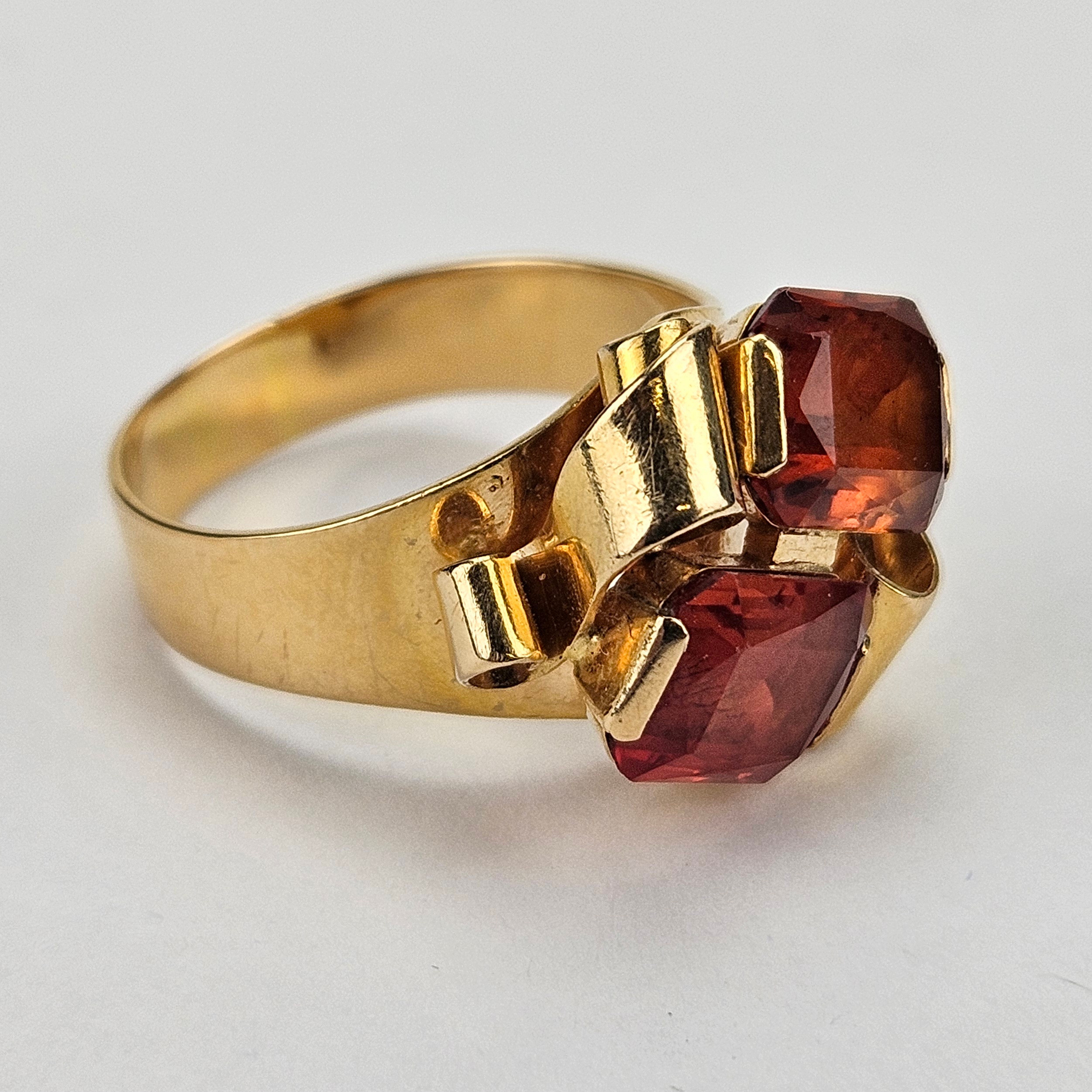 RING, guld, 18K, med slipade stenar, John Pettersson Guldsmedsaffär AB, Norrköping 1968, total vikt ca. 7,1 gram.