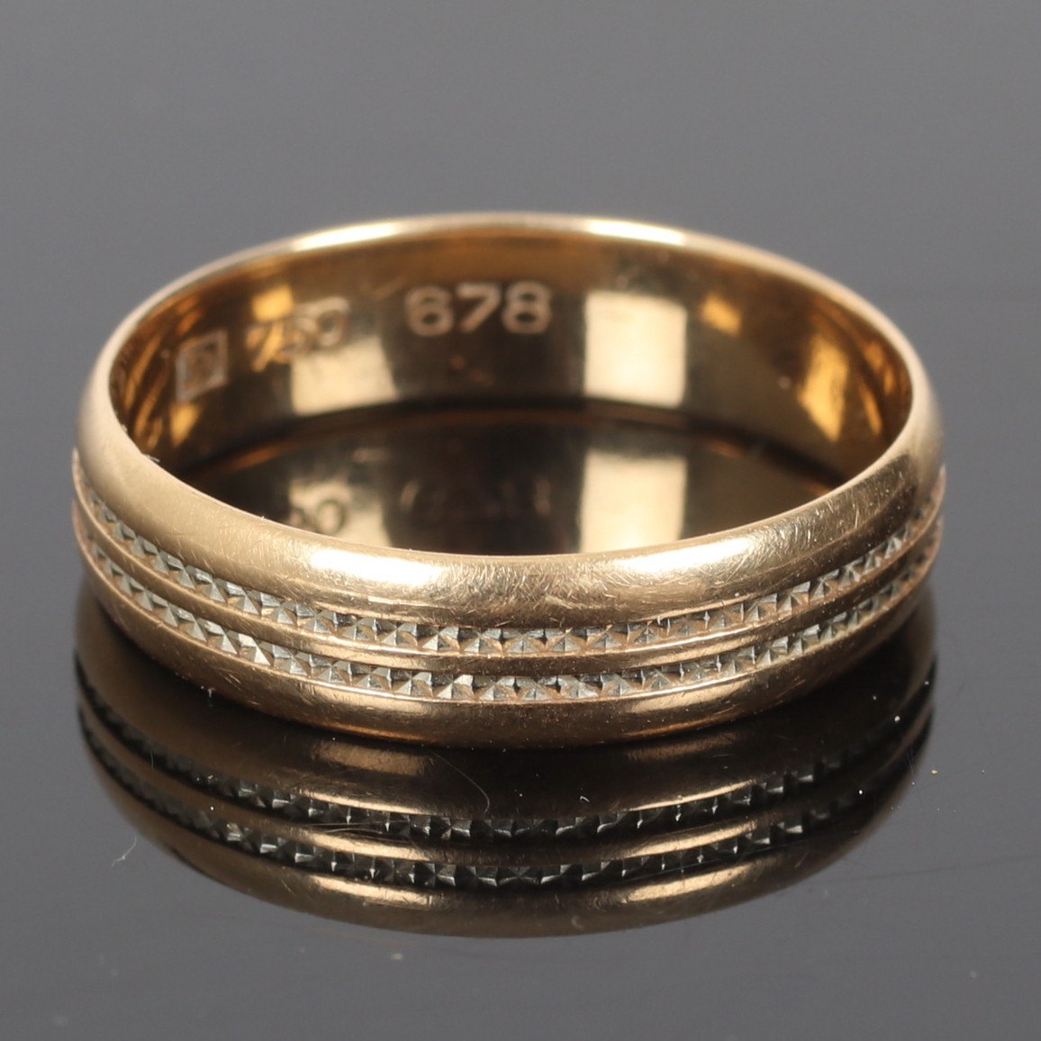 RING, 18k guld, 1900-tal. Vikt 4,5 gram.