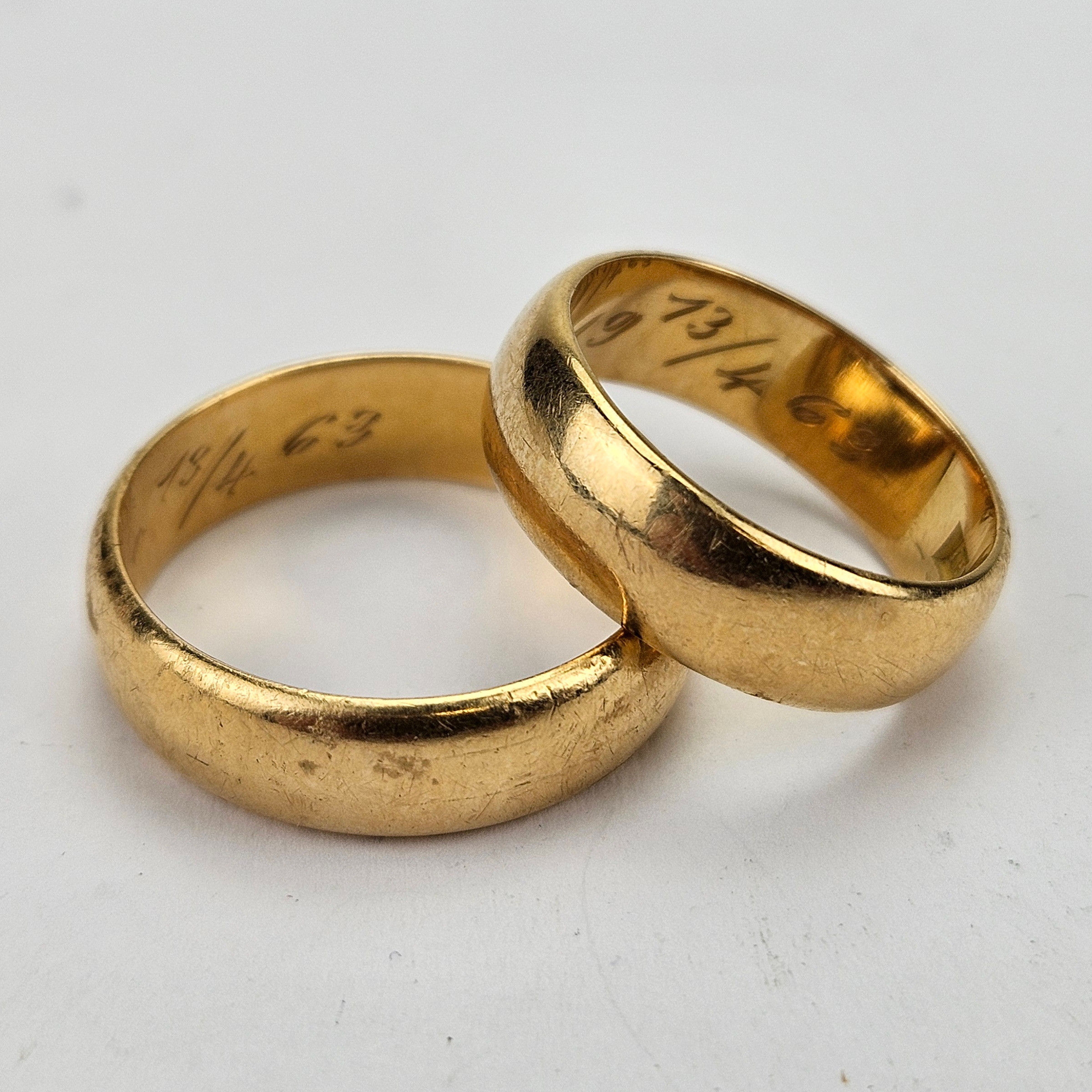 RINGAR, 2 st, guld, 18K, JB, Norrköping 1962-1963, vikt ca. 12,4 gram.