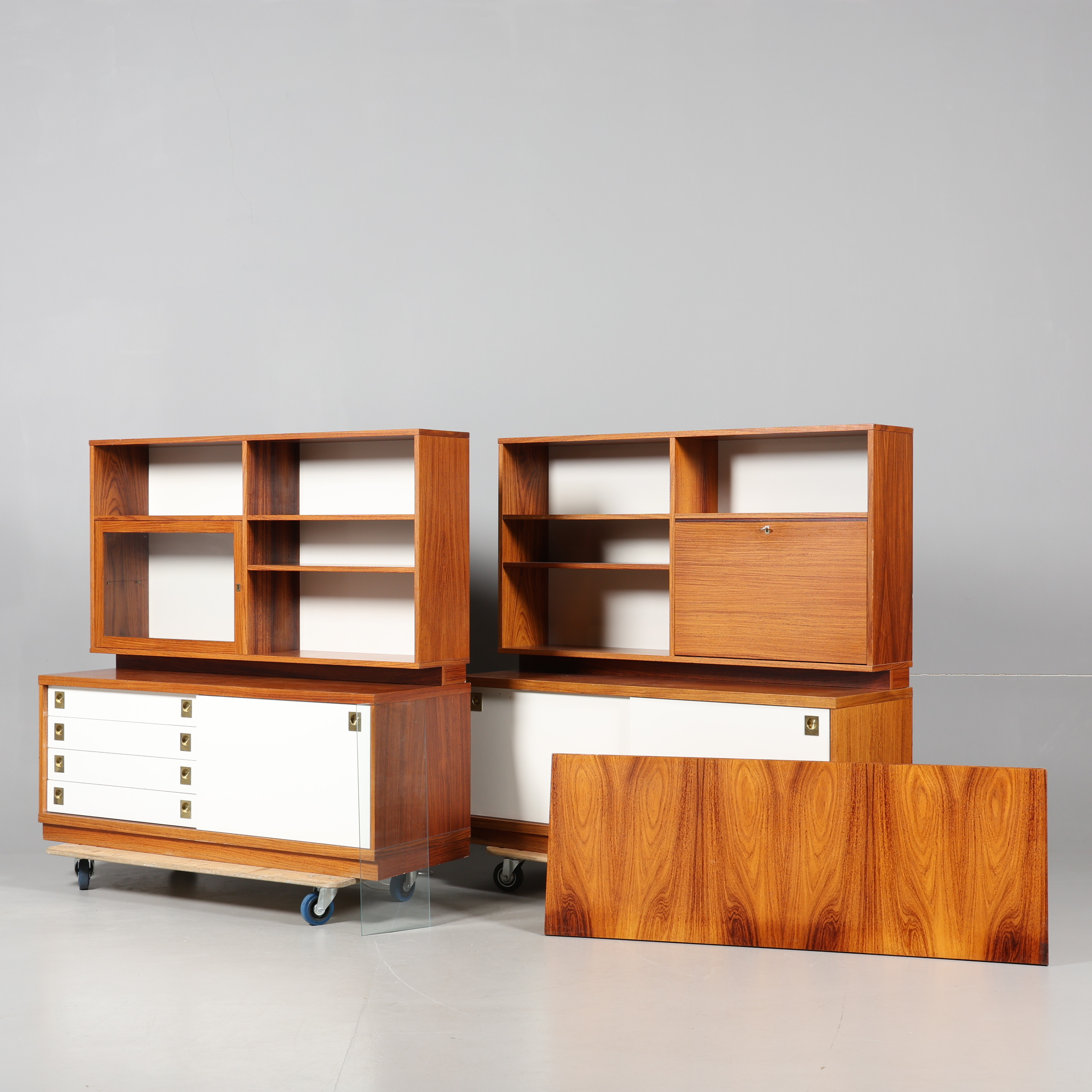 KARL-OLOF WESTBERG. BOKHYLLA, 2 sektioner, "Öresten" Horreds möbelindustri ab, jakaranda, 1960-tal.