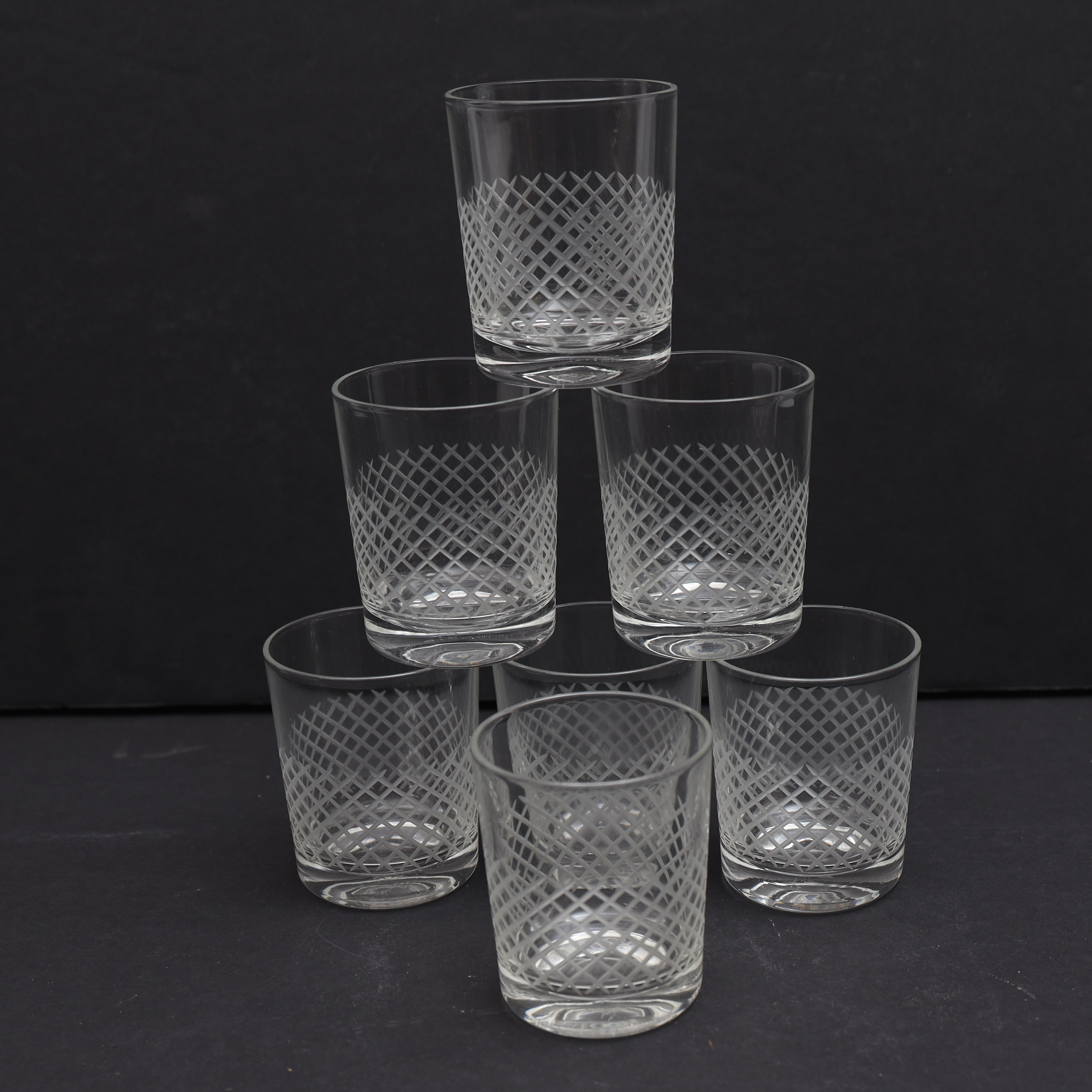 WHISKEYGLAS, 7st, med rutslipad dekor.