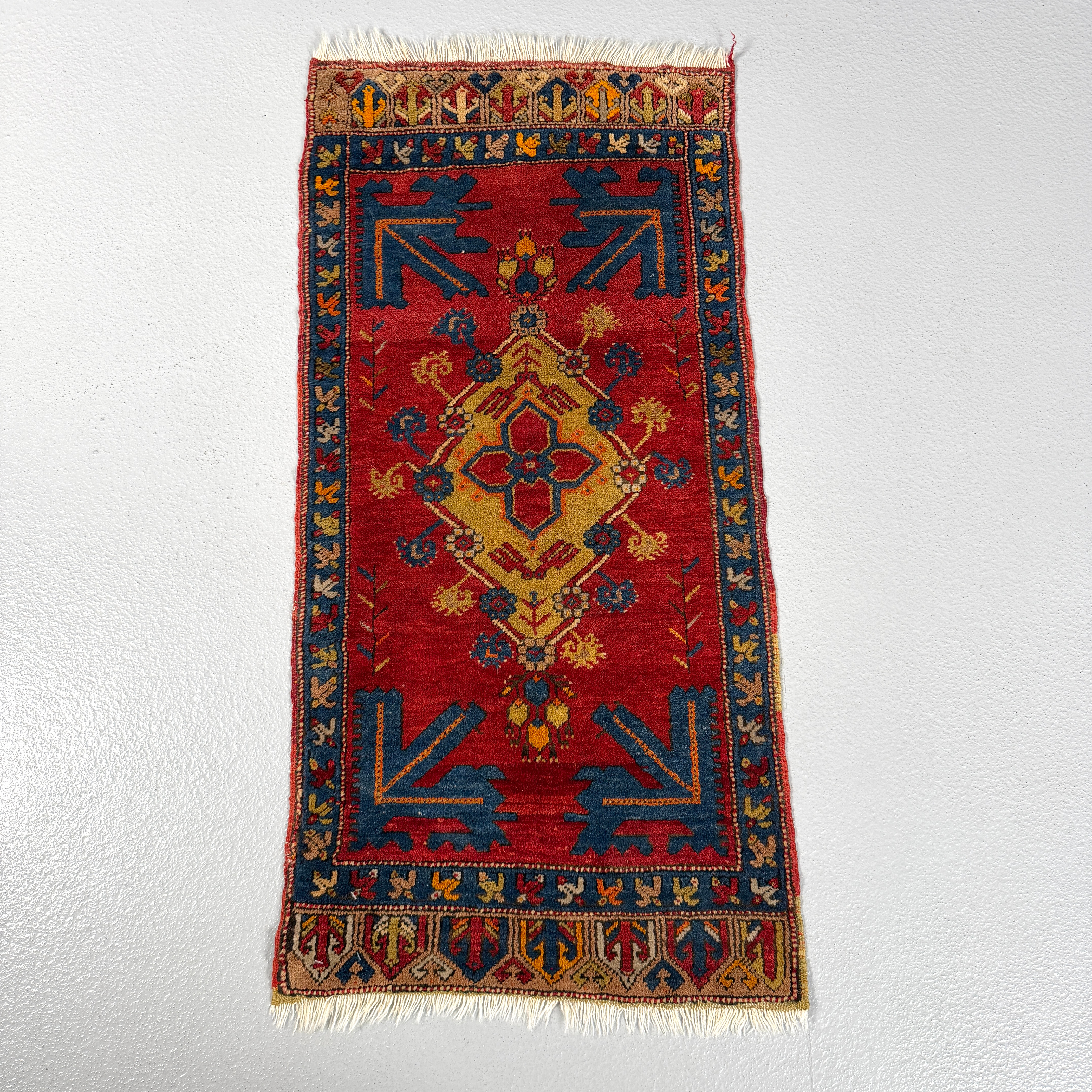 ORIENTMATTA, semiantik/antik, Kırşehir yastik, Anatolien, handknuten, ull på ullvarp, ca 109x54 cm.