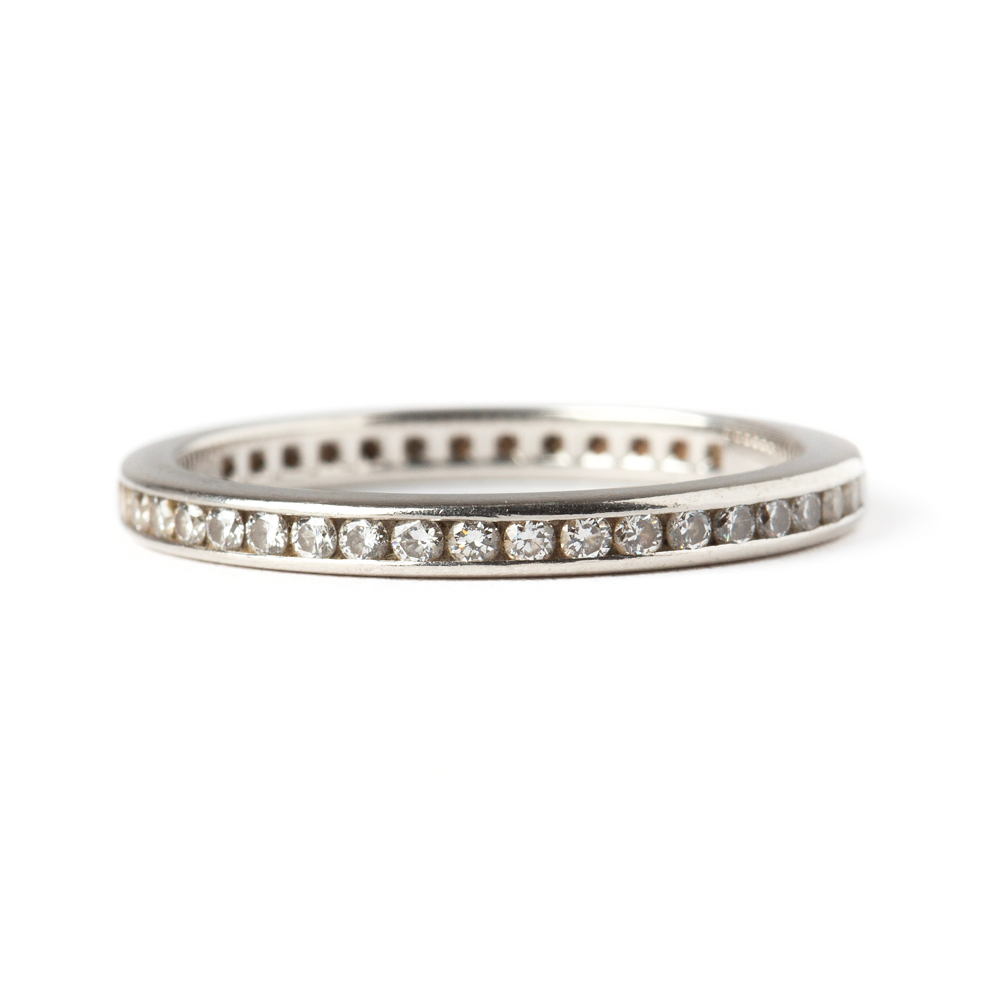 TIFFANY & Co, eternityring, platina samt briljantslipade diamanter.