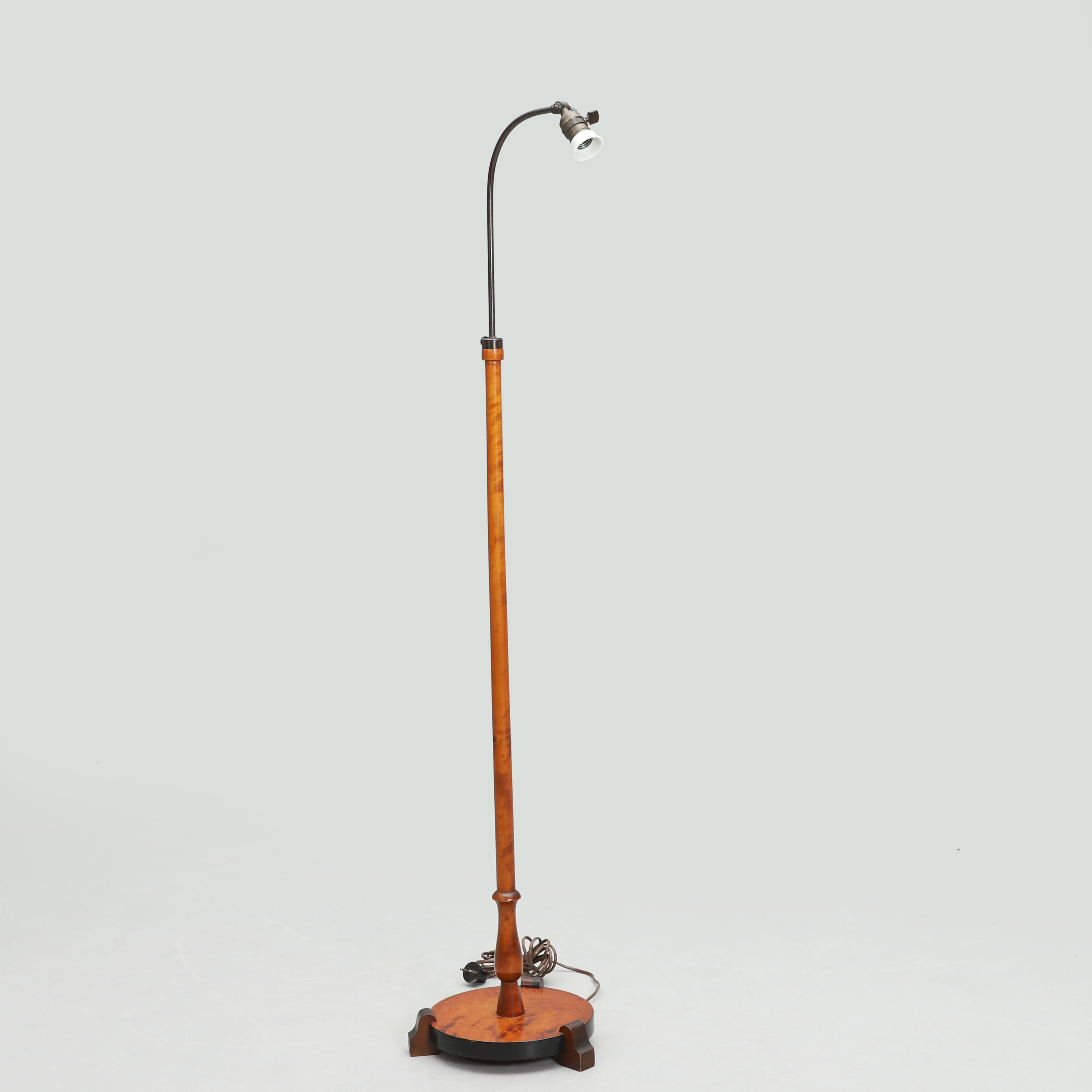 GOLVLAMPA, 1930-tal.