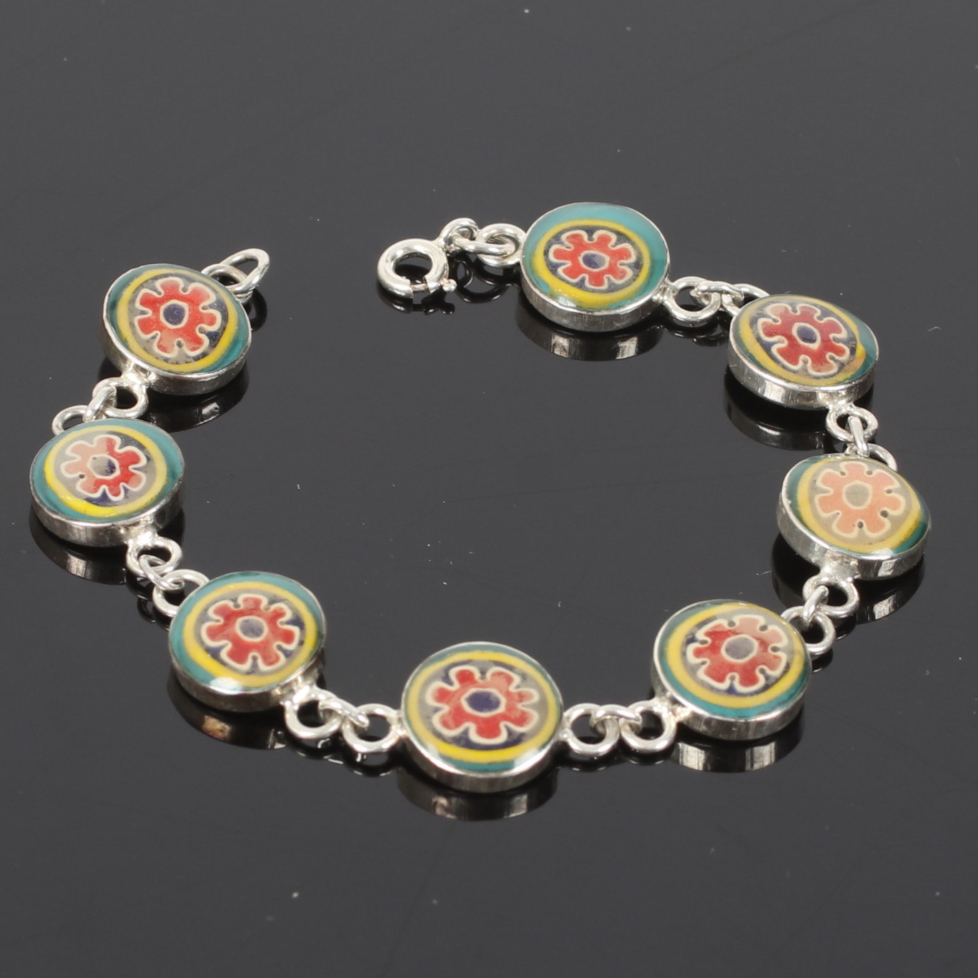 (6A42) ARMBAND, Sterlin silver, emaljdekor med blommor. 1900-tal.