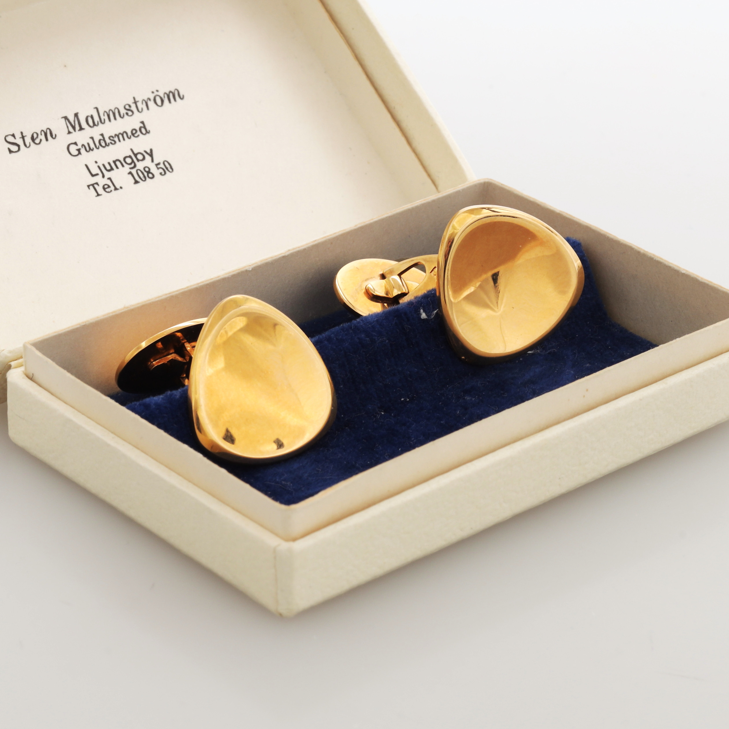 MANSCHETTKNAPPAR, guld, 18K, vikt 16,74 gram.