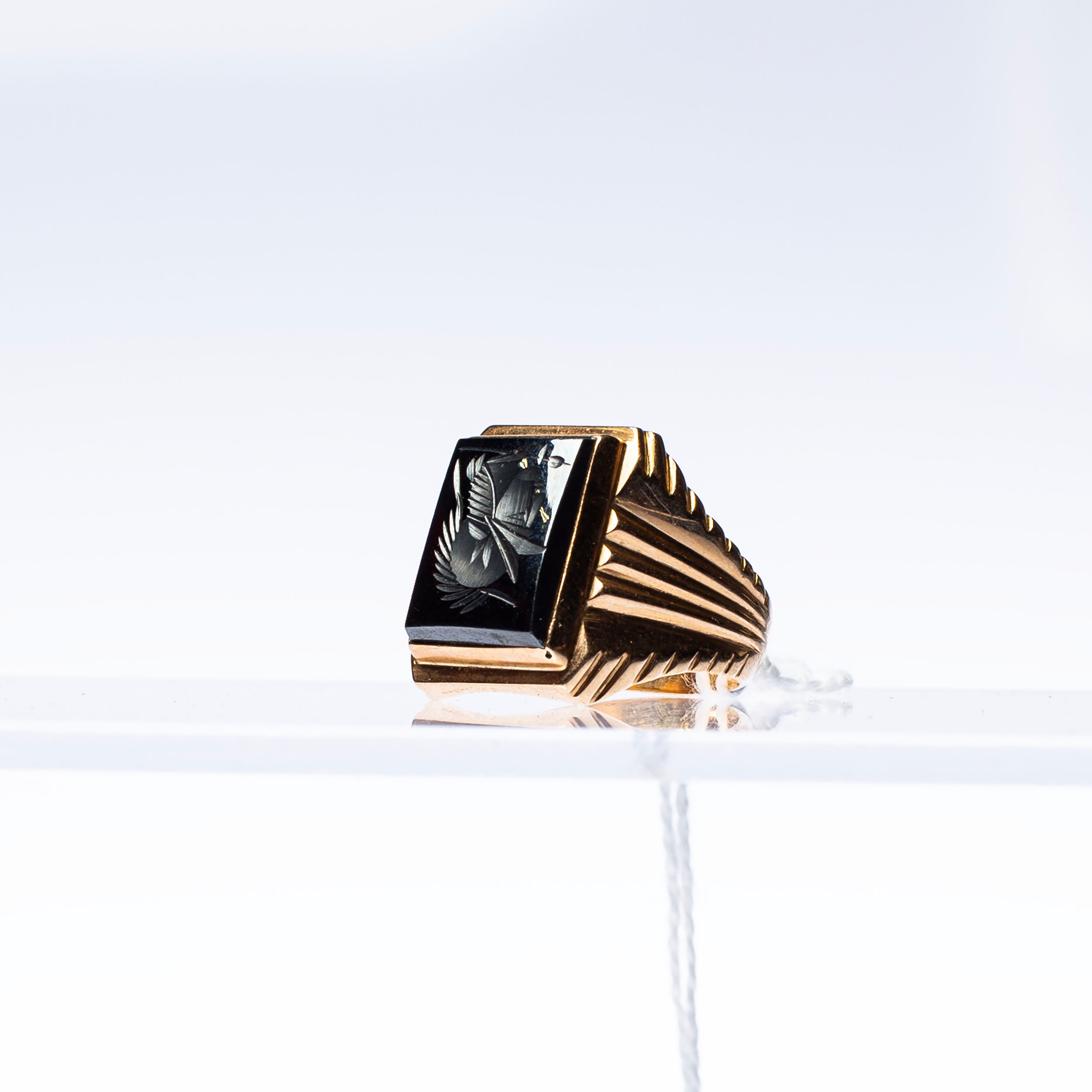 KLACKRING, 18k guld ca 11.9g.