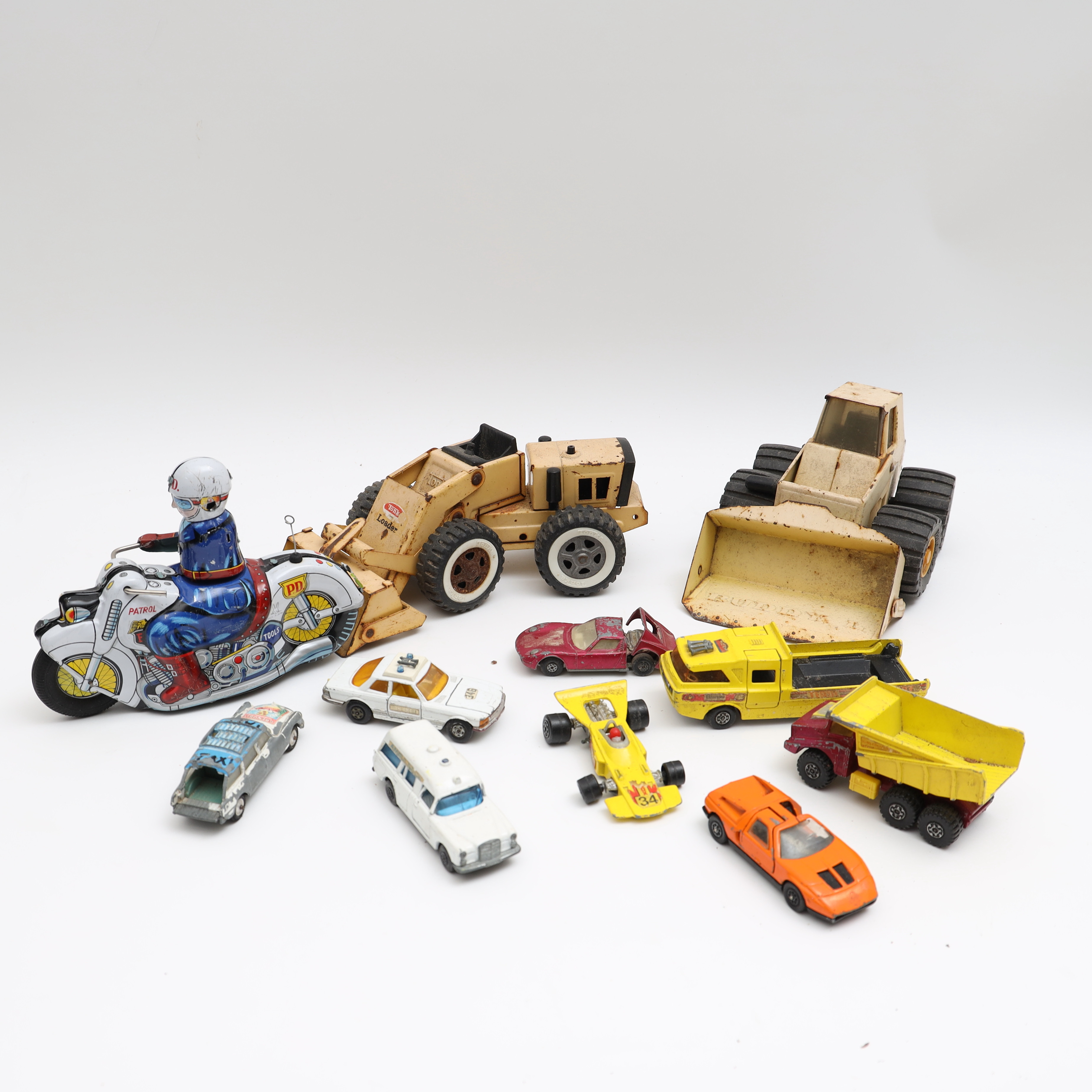 LEKSAKER, 11 delar, corgi, matchbox, tonka med flera.