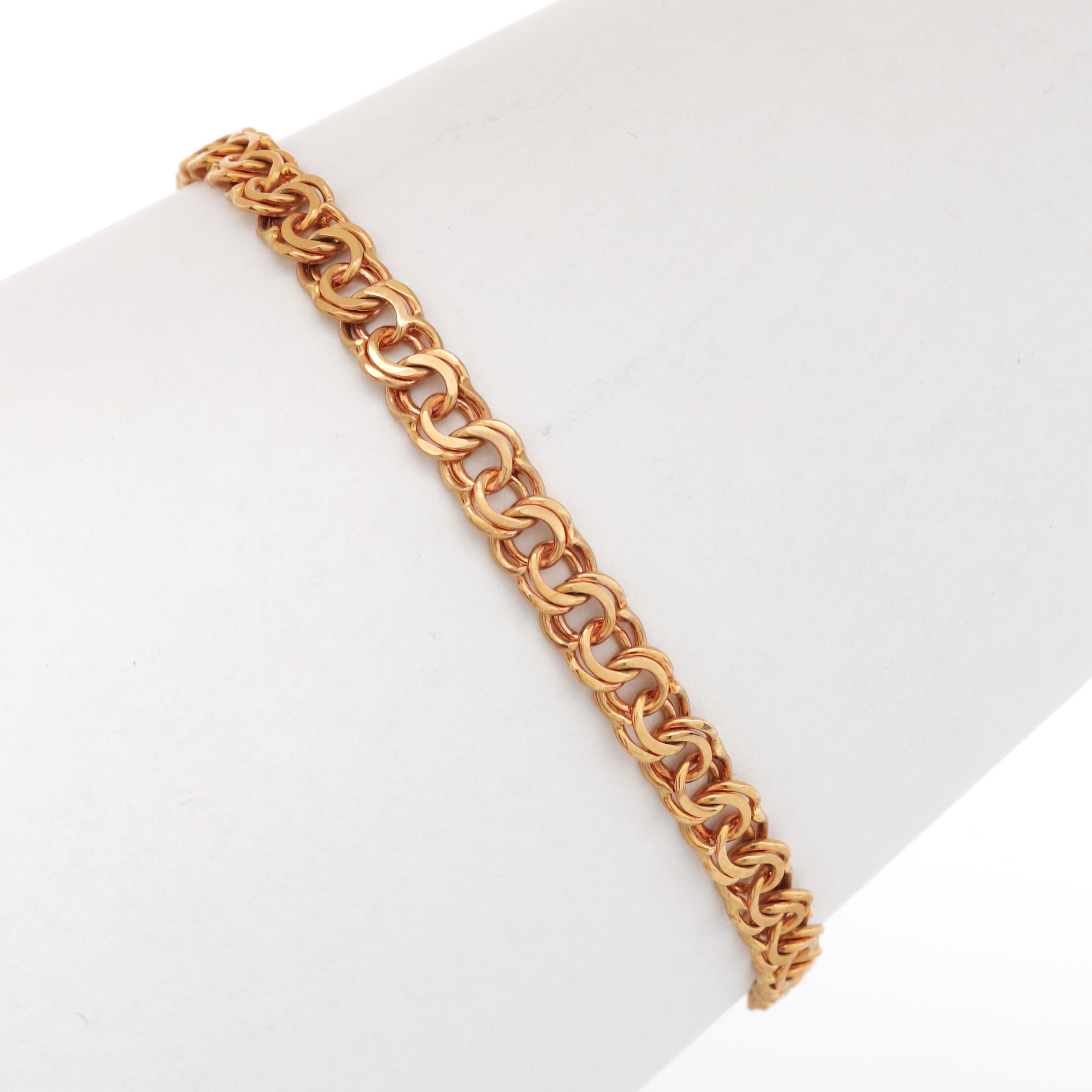 ARMBANAD, guld, 18K, bismarck, vikt 9,03 gram.