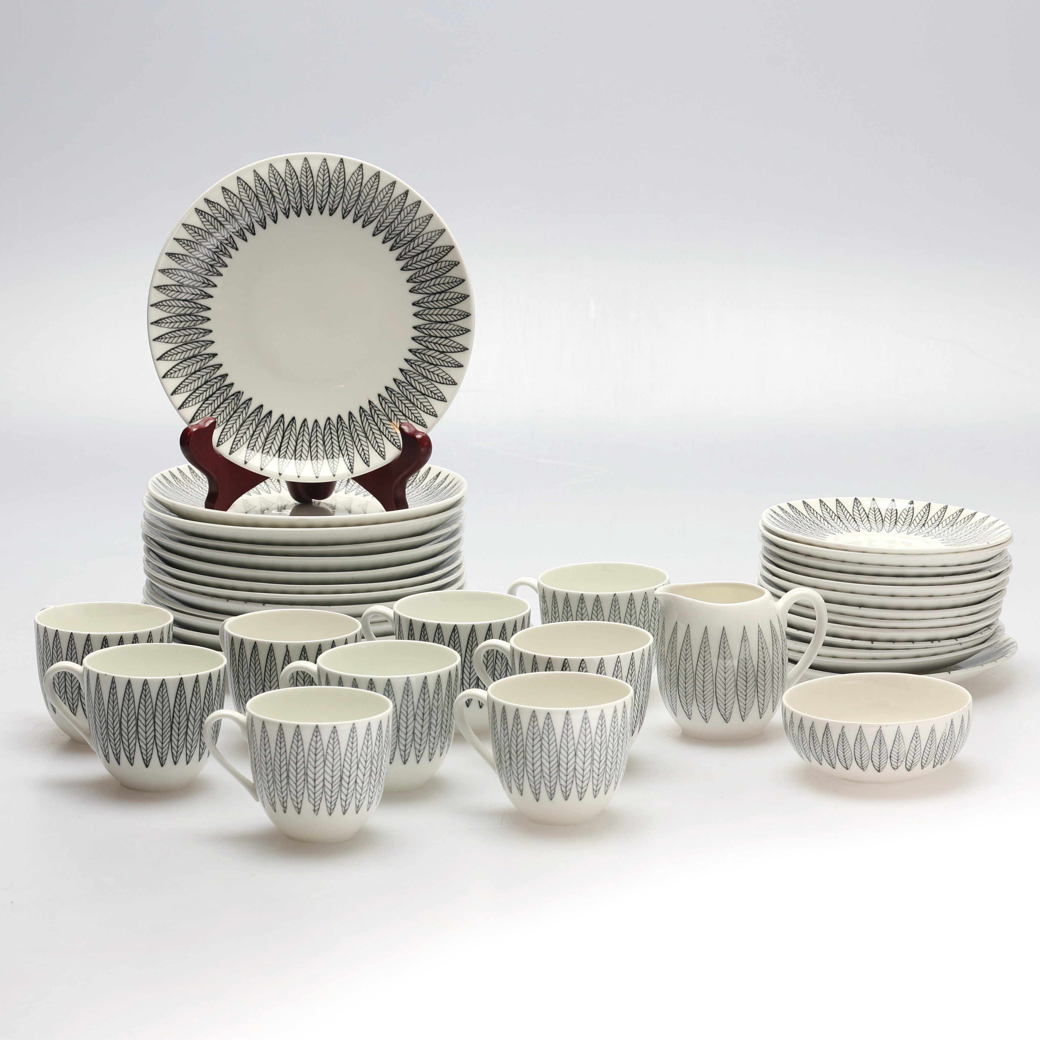 KAFFESERVISDELAR. 37 delar, "Salix", Stig Lindberg, Gustavsberg.