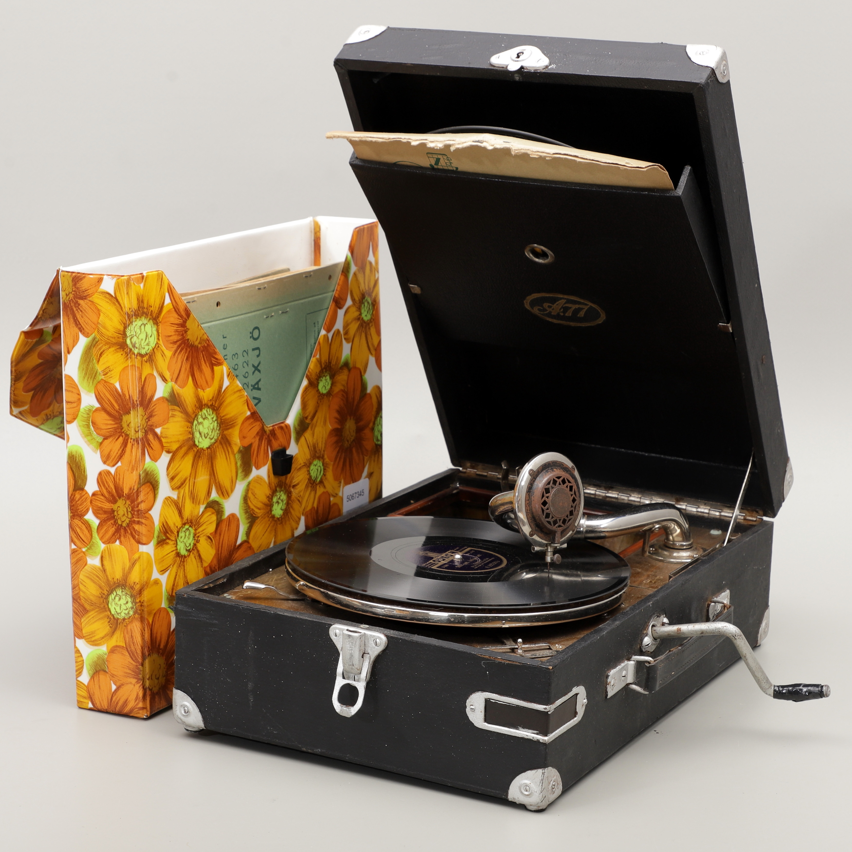 RESEGRAMMOFON MED STENKAKOR, 1900-talets första hälft.