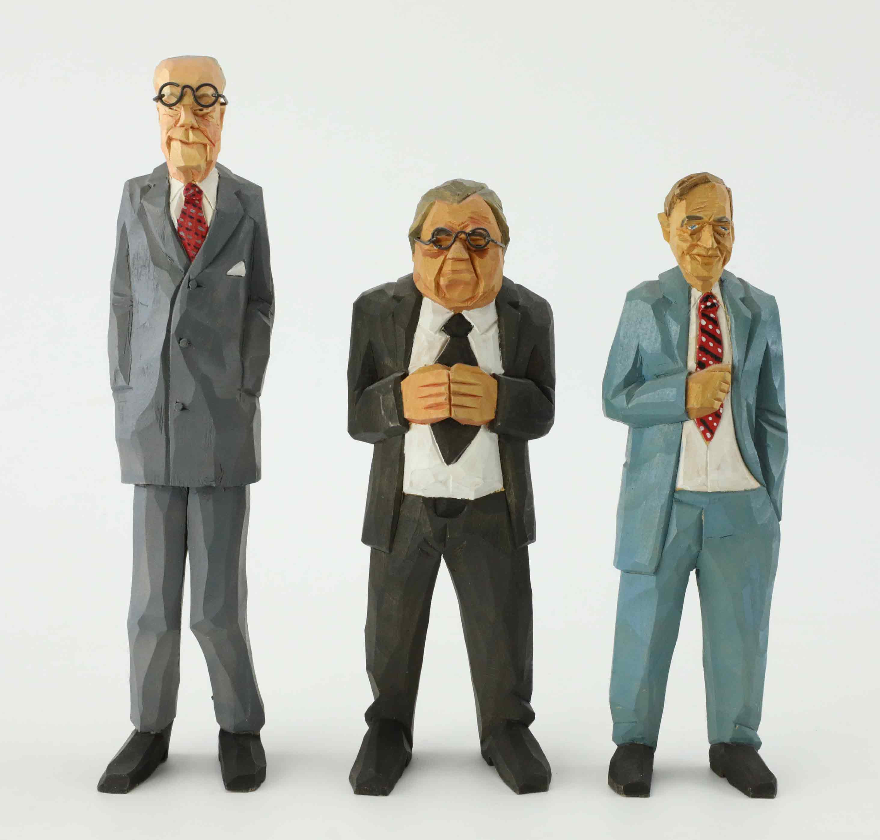 SVEN GUNNARSSON. Träskulpturer, 3 st, snidade bemålade, signerade, Olof Palme, Gunnar Sträng, Tage Erlander, 1980-tal.
